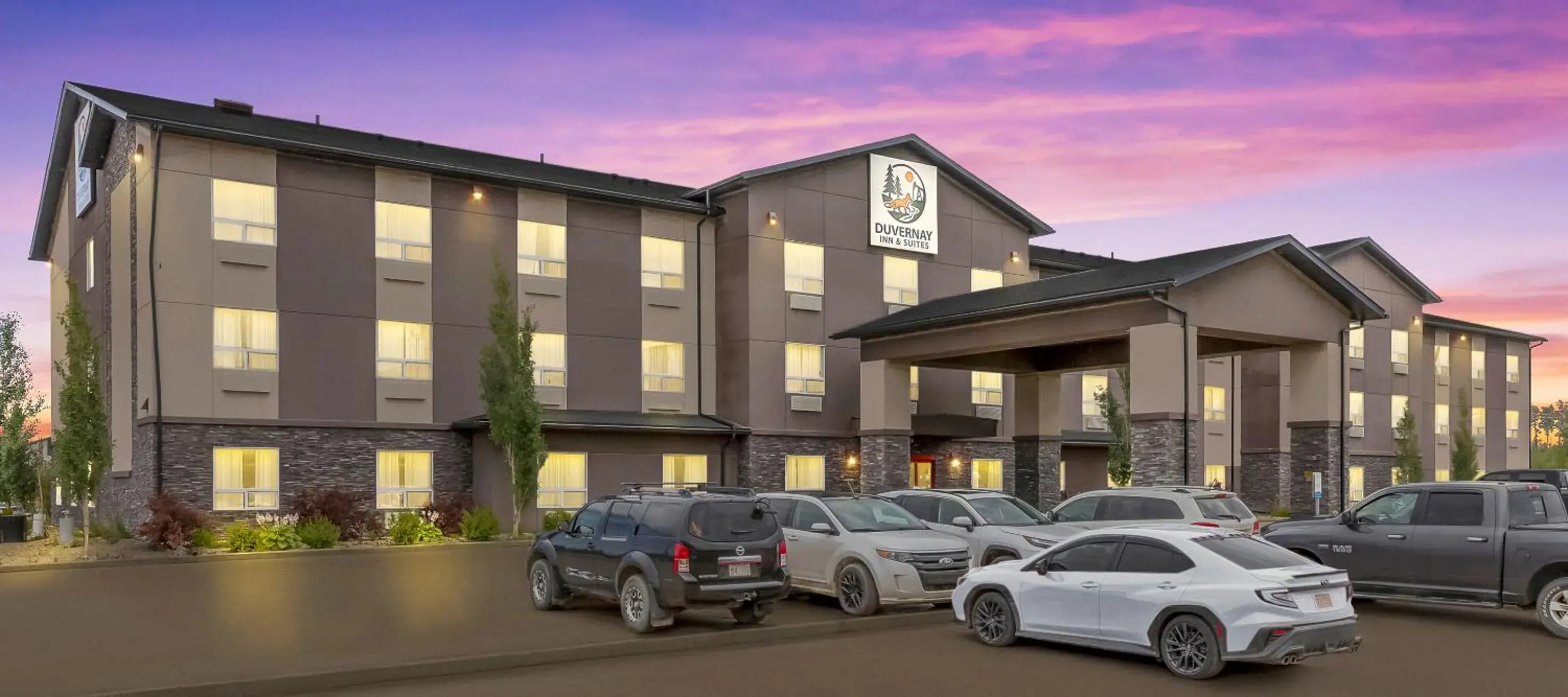 Duvernay Inn & Suites Duvernay Inn & Suites