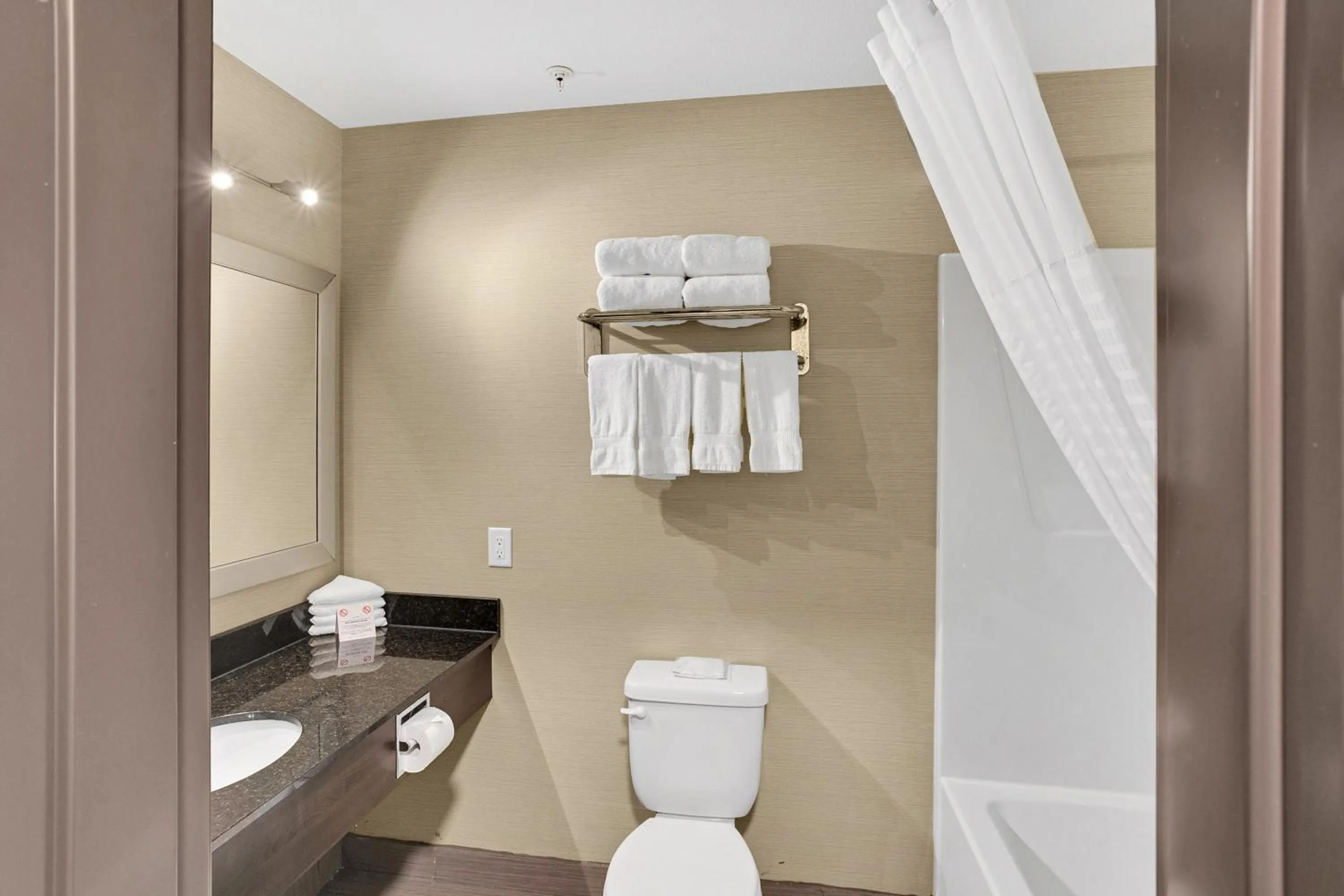 Deluxe Family Suite in Duvernay Inn & Suites