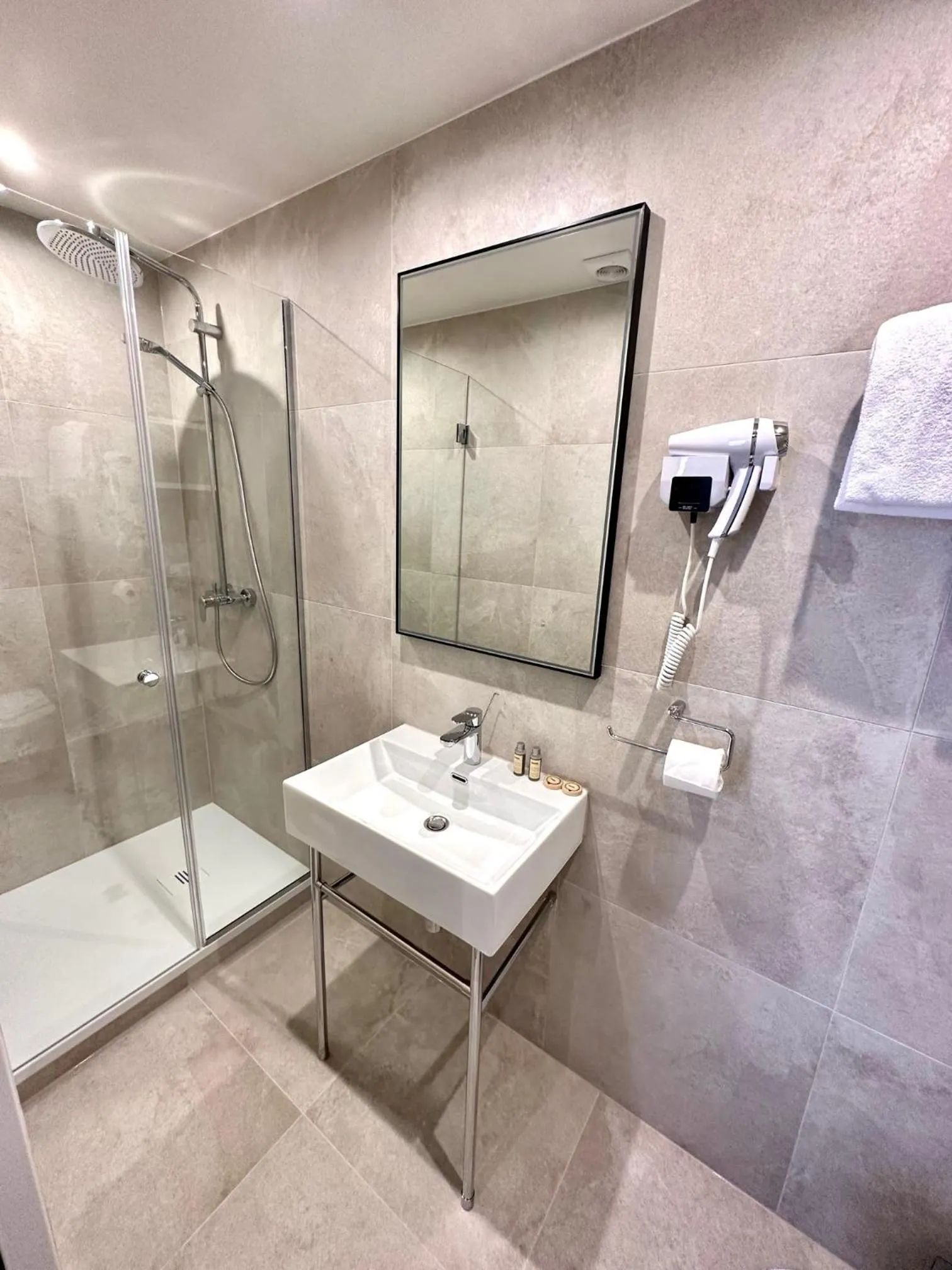 Shower in Hotel Zora