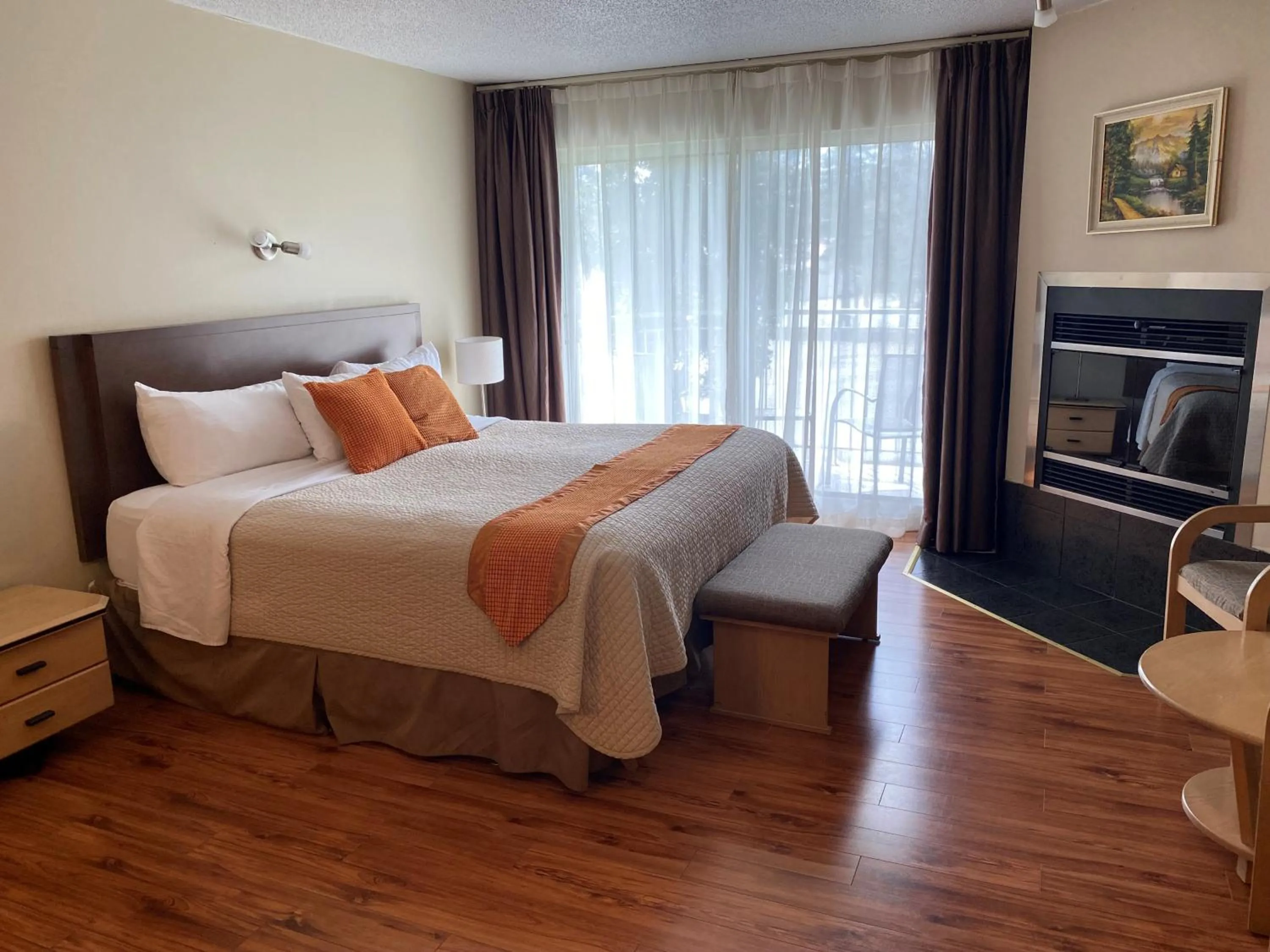 Bed in Excelsior Hôtel Spa Sainte-Adèle