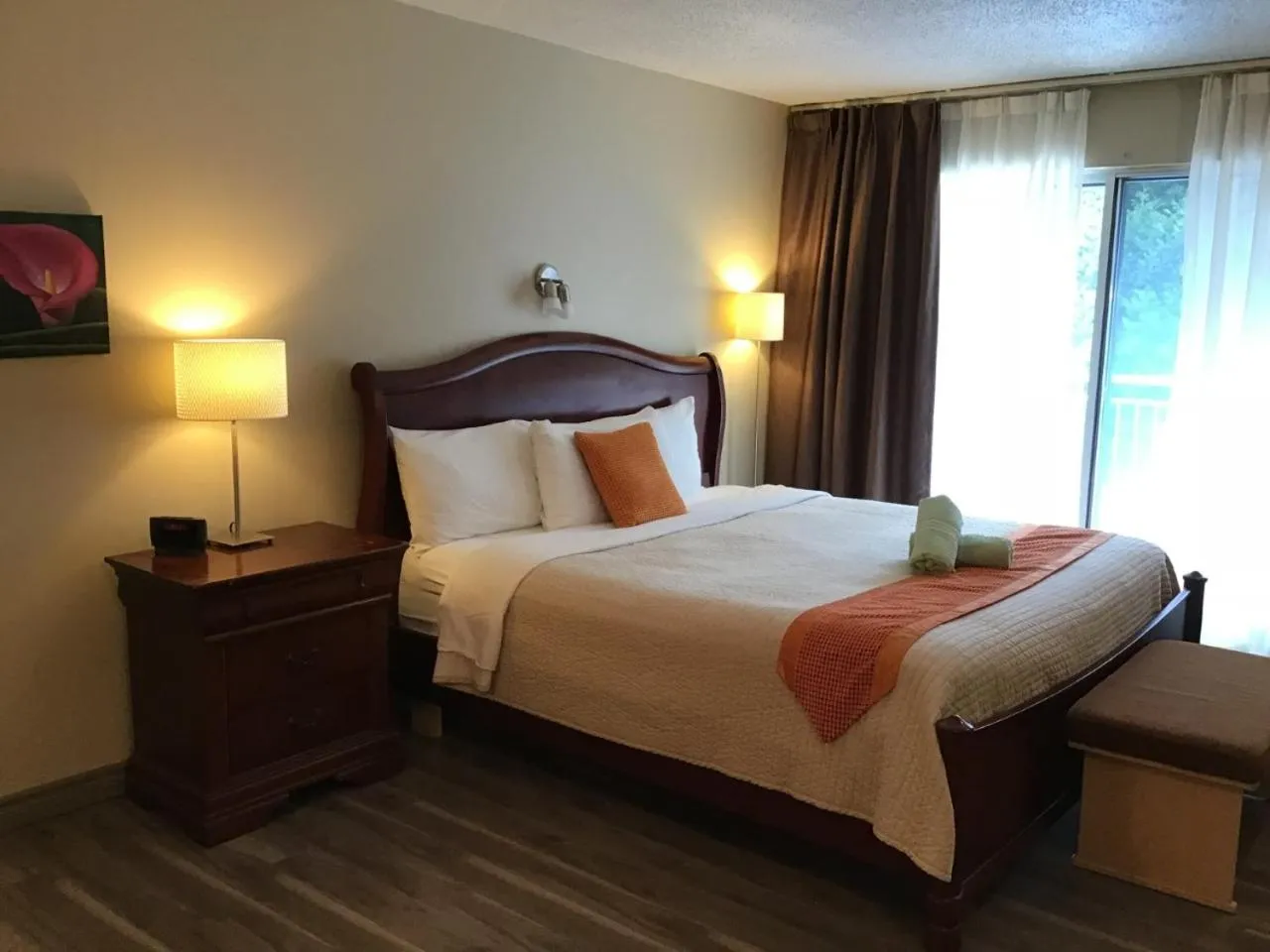 Bed in Excelsior Hôtel Spa Sainte-Adèle