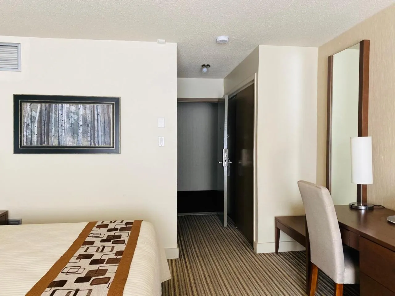 Bed in Excelsior Hôtel Spa Sainte-Adèle