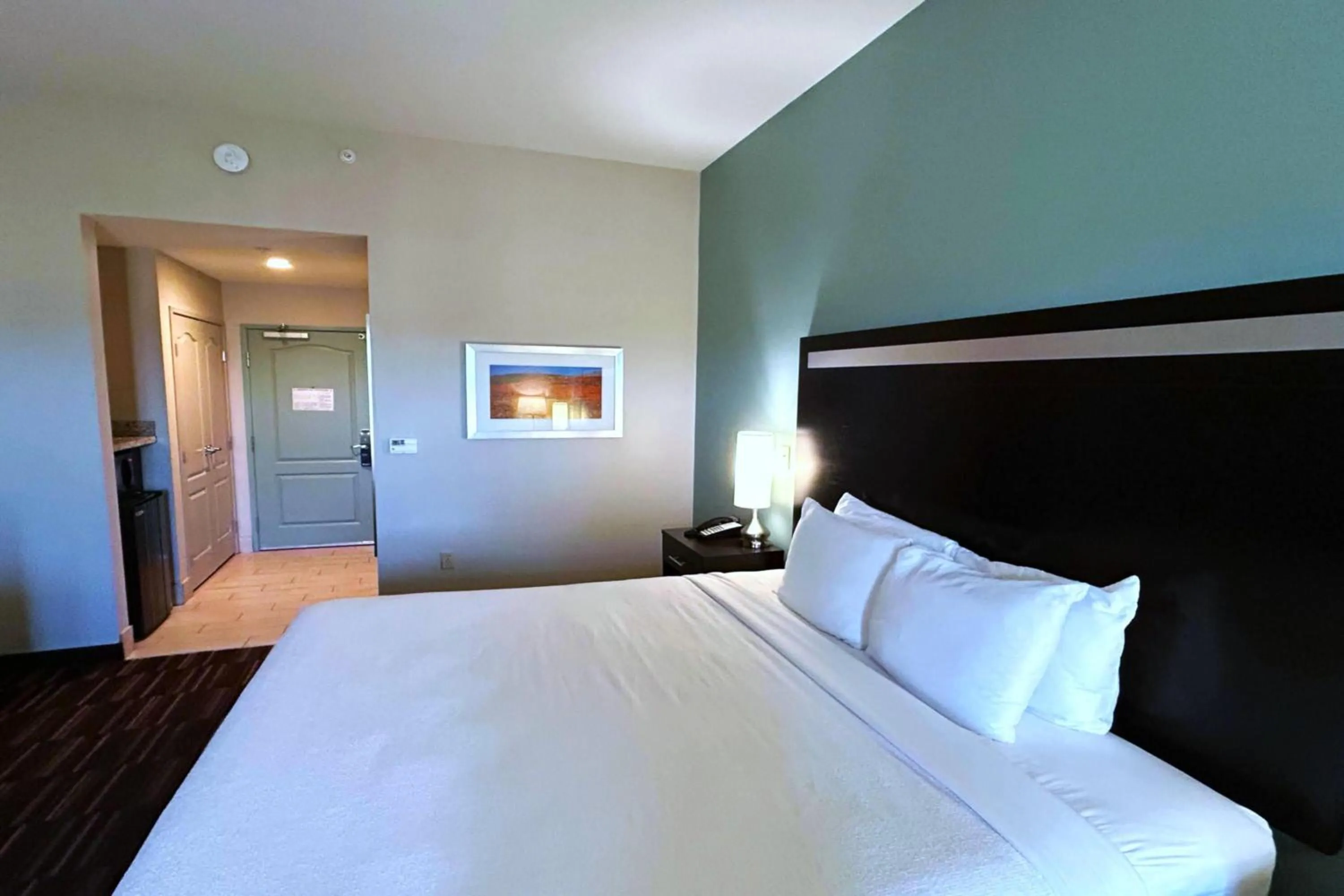 Photo of the whole room, Bed in Wyndham Garden Lancaster CA