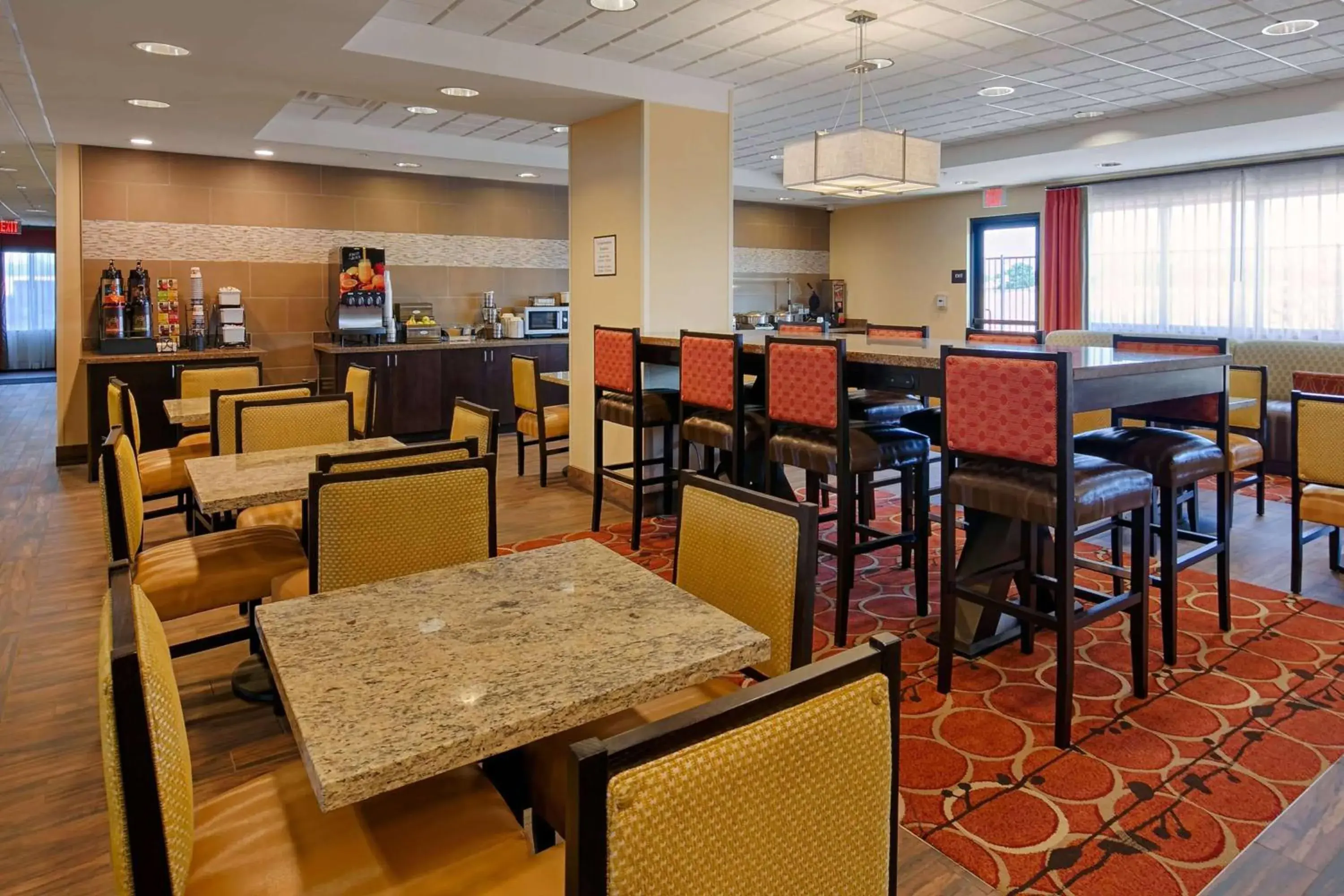 Breakfast in Best Western Plus Desert Poppy Inn Breakfast in Best Western Plus Desert Poppy Inn