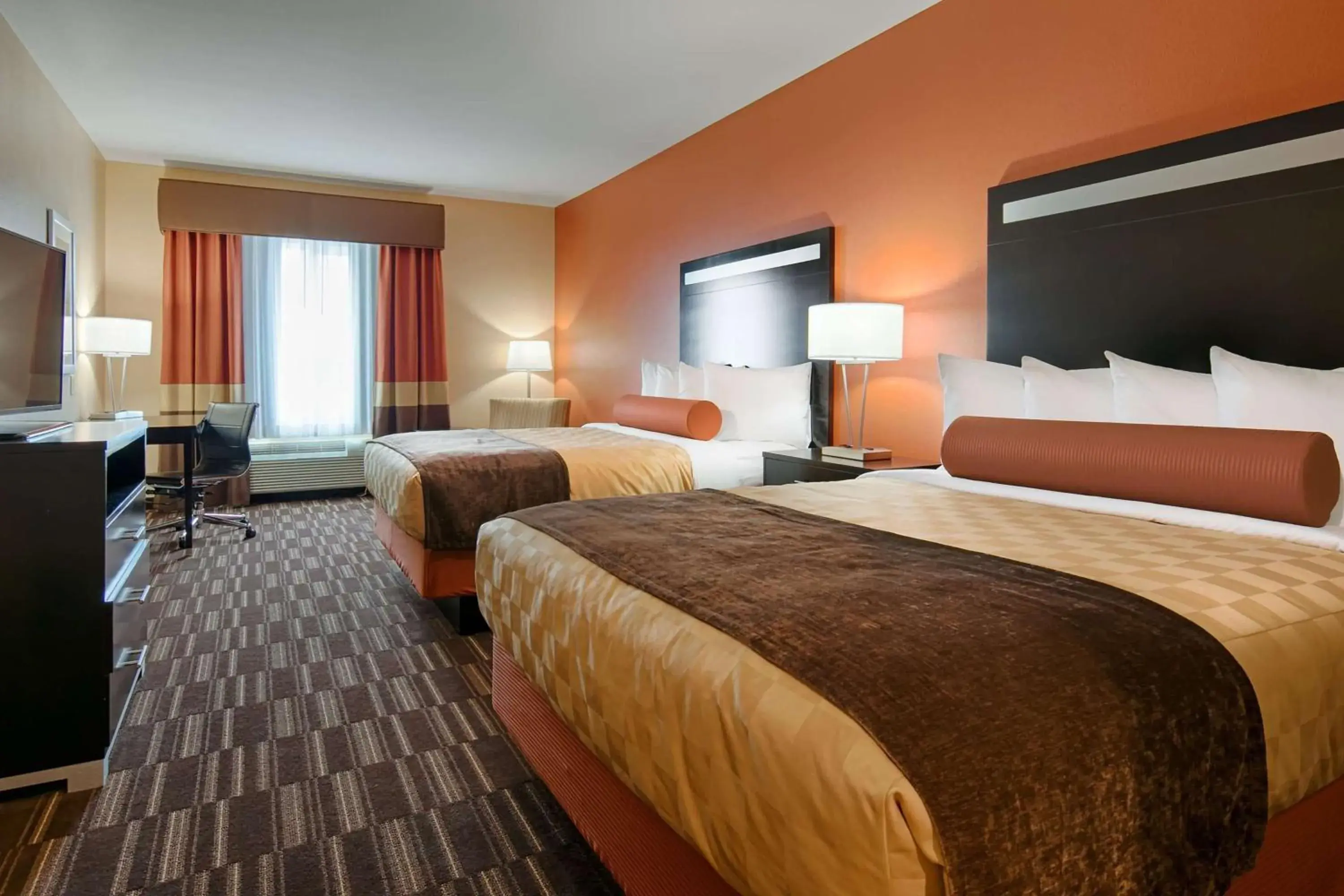 Photo of the whole room, Bed in Best Western Plus Desert Poppy Inn Photo of the whole room, Bed in Best Western Plus Desert Poppy Inn