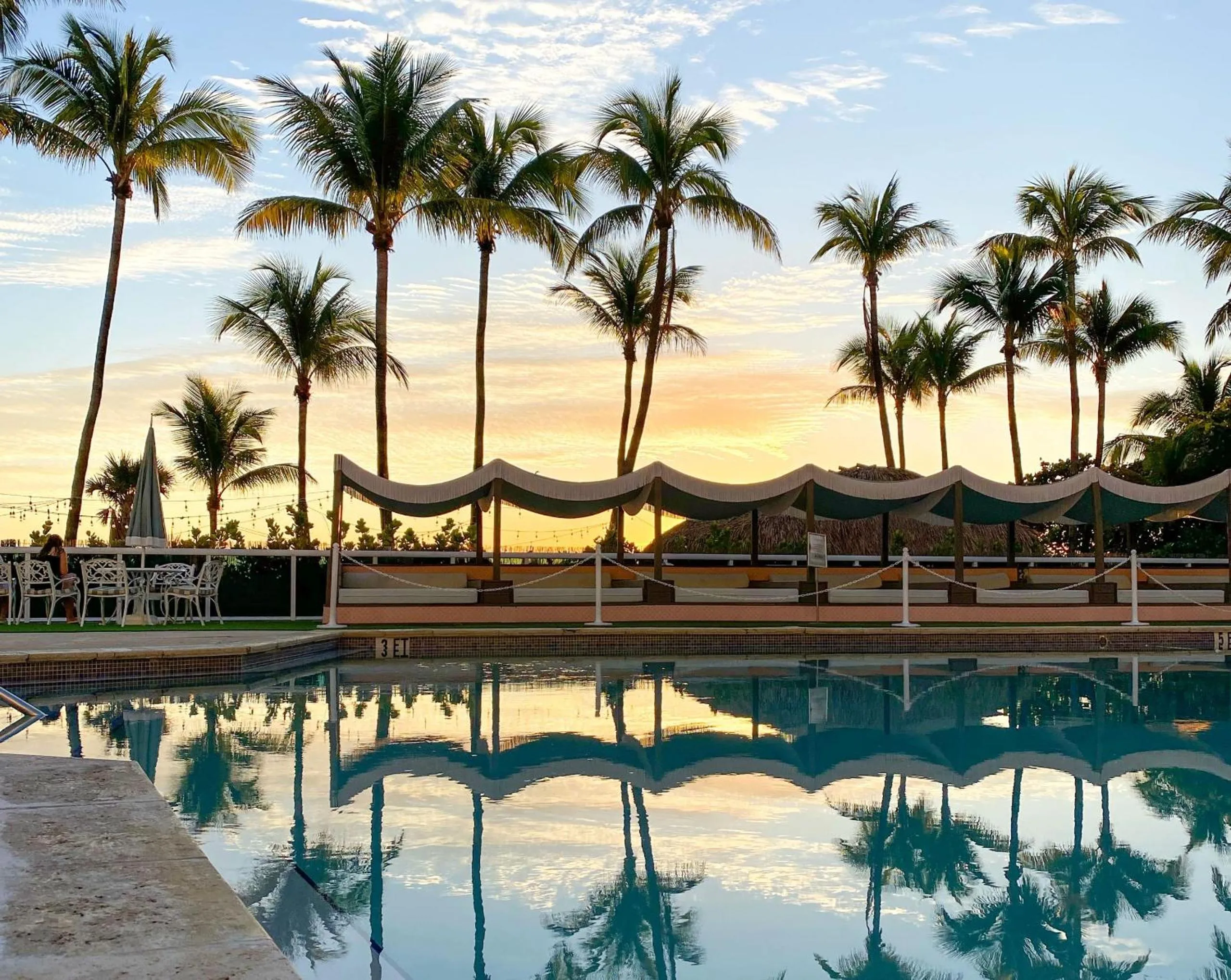 Swimming pool in Seacoast Suites on Miami Beach