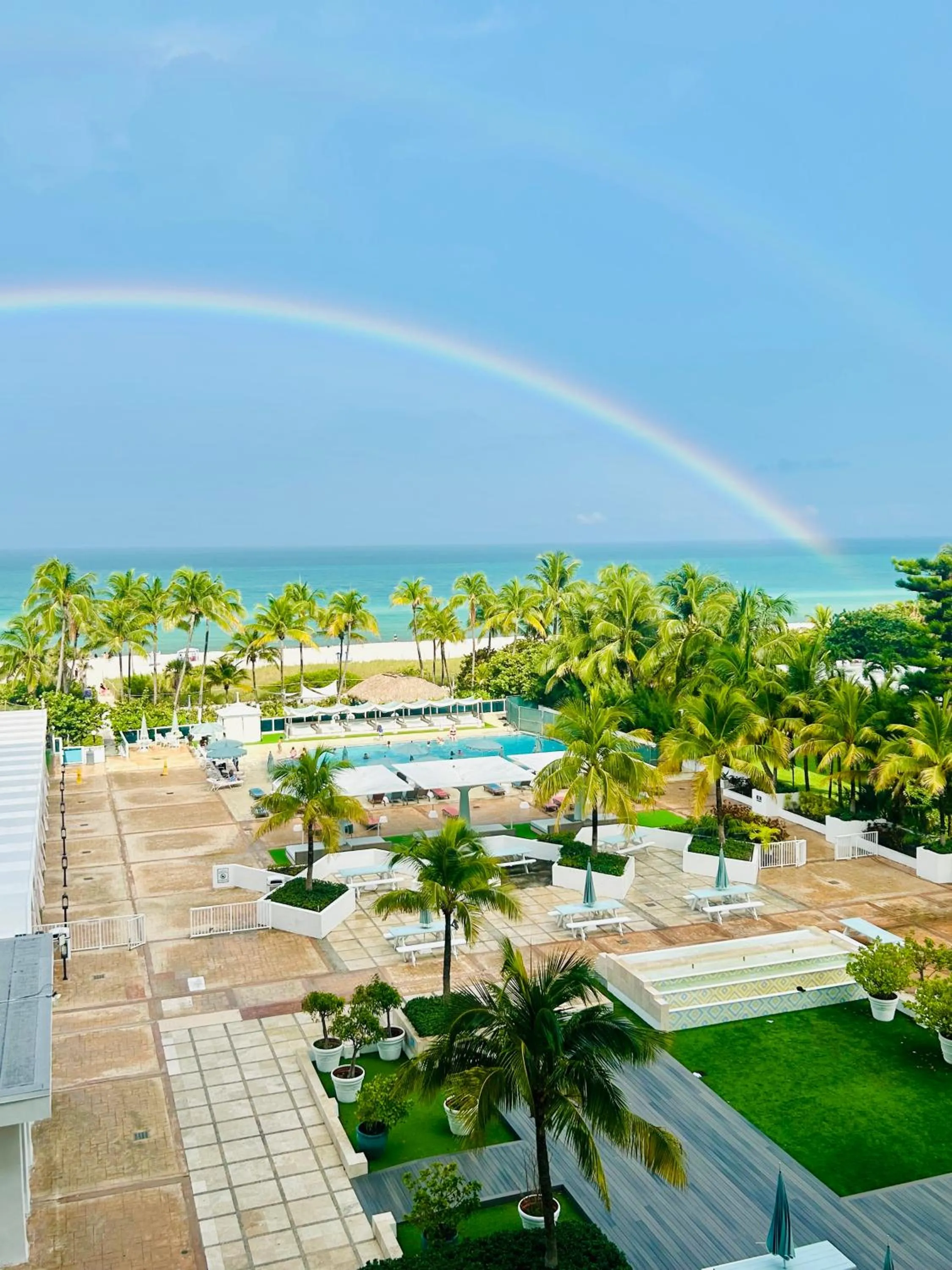 Swimming pool in Seacoast Suites on Miami Beach