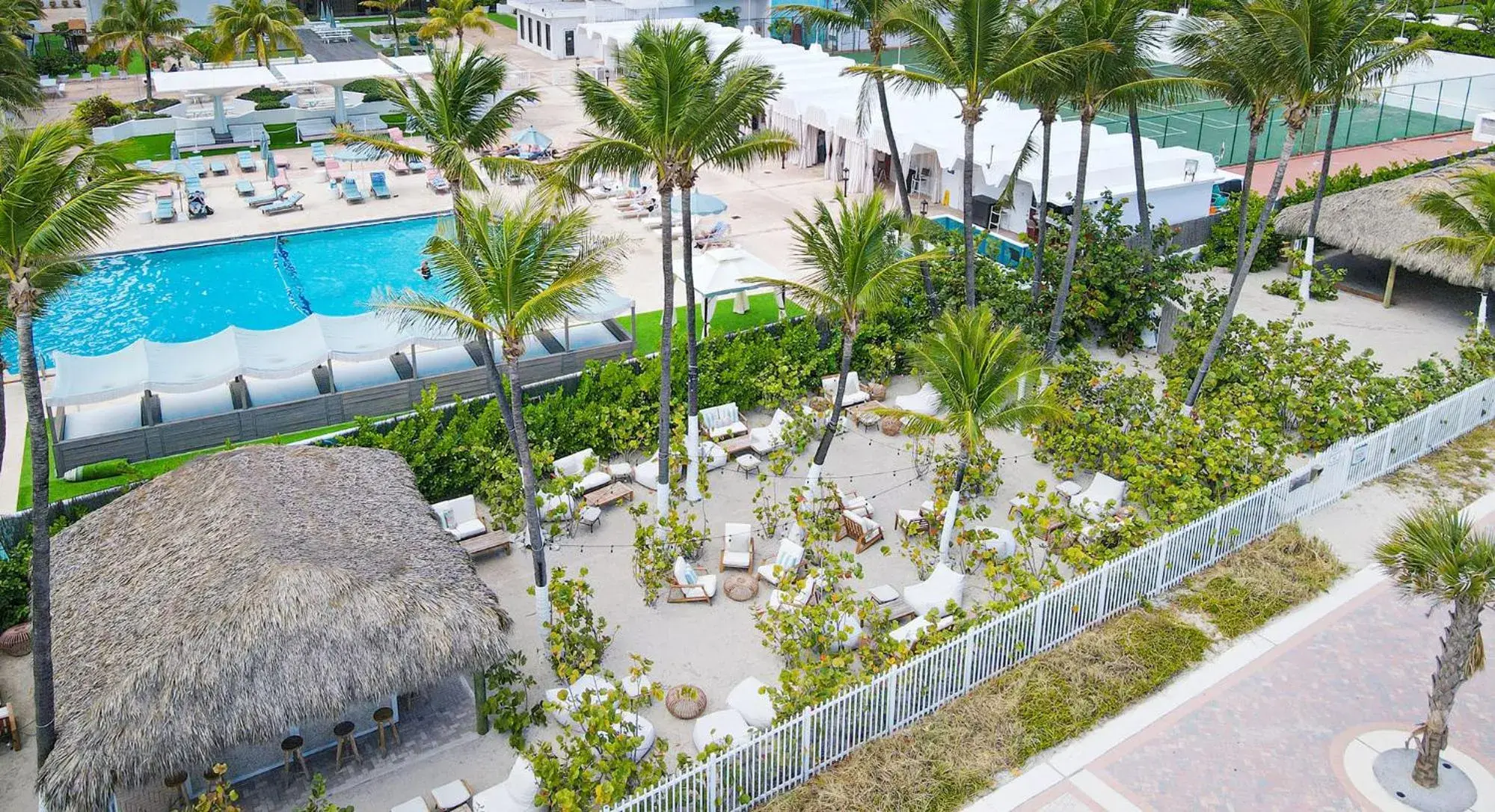 Restaurant/places to eat in Seacoast Suites on Miami Beach Restaurant/places to eat in Seacoast Suites on Miami Beach