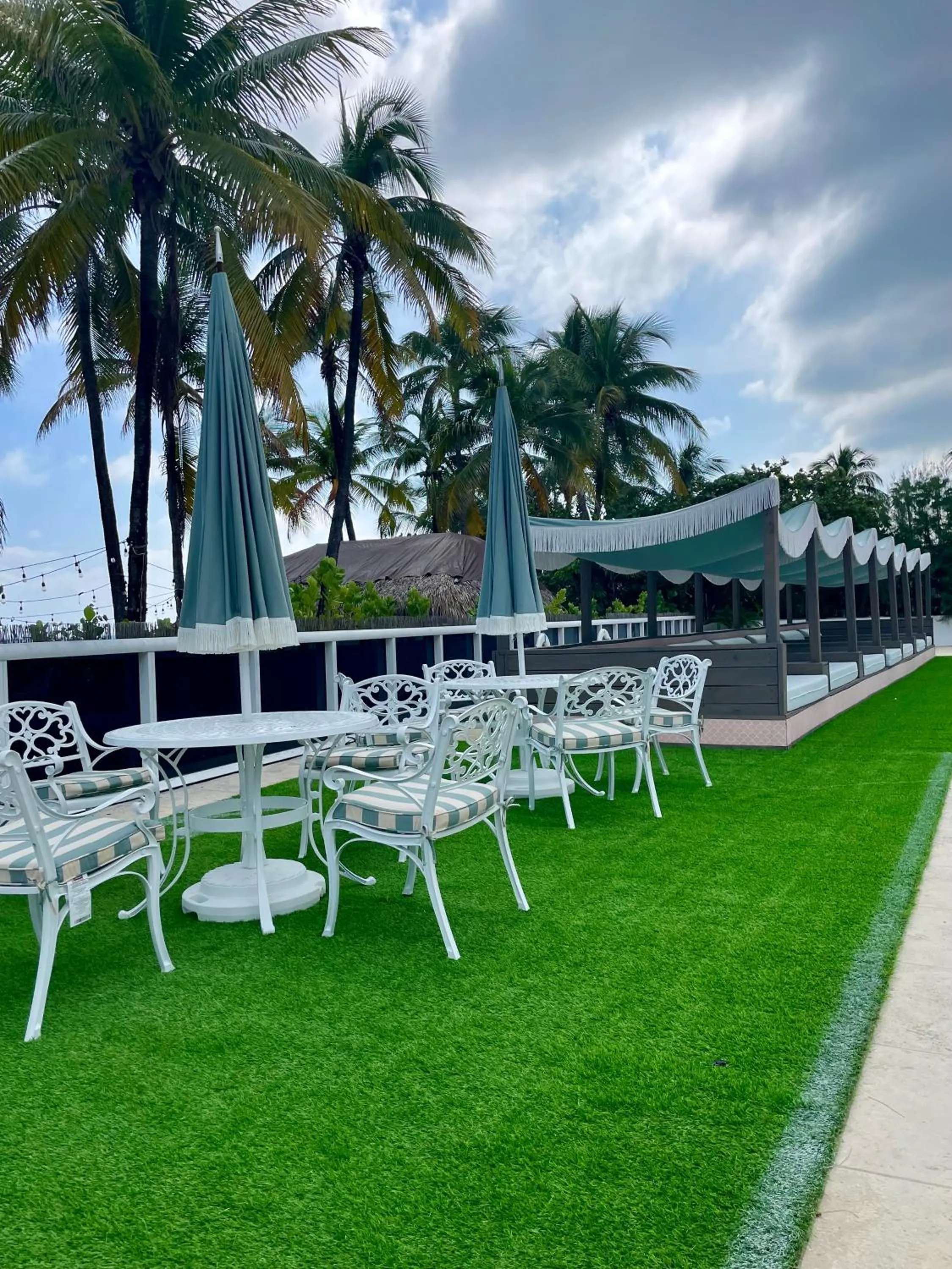 Seating area in Seacoast Suites on Miami Beach