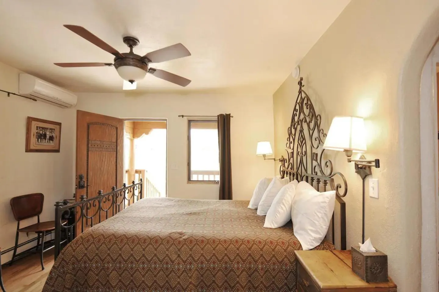 Bed in Santa Fe Bed & Breakfast