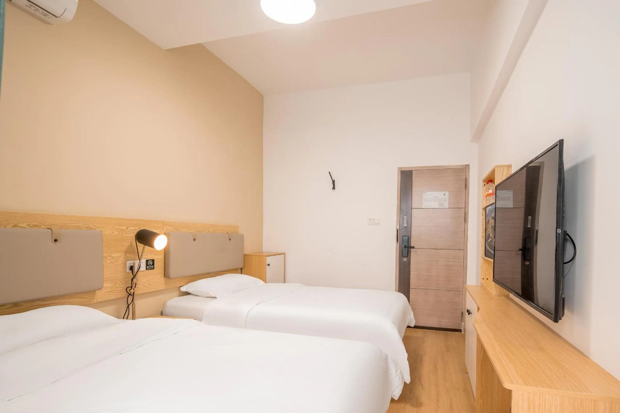 Bed in Sucha Hotel Xiamen Gaoqi International Airport