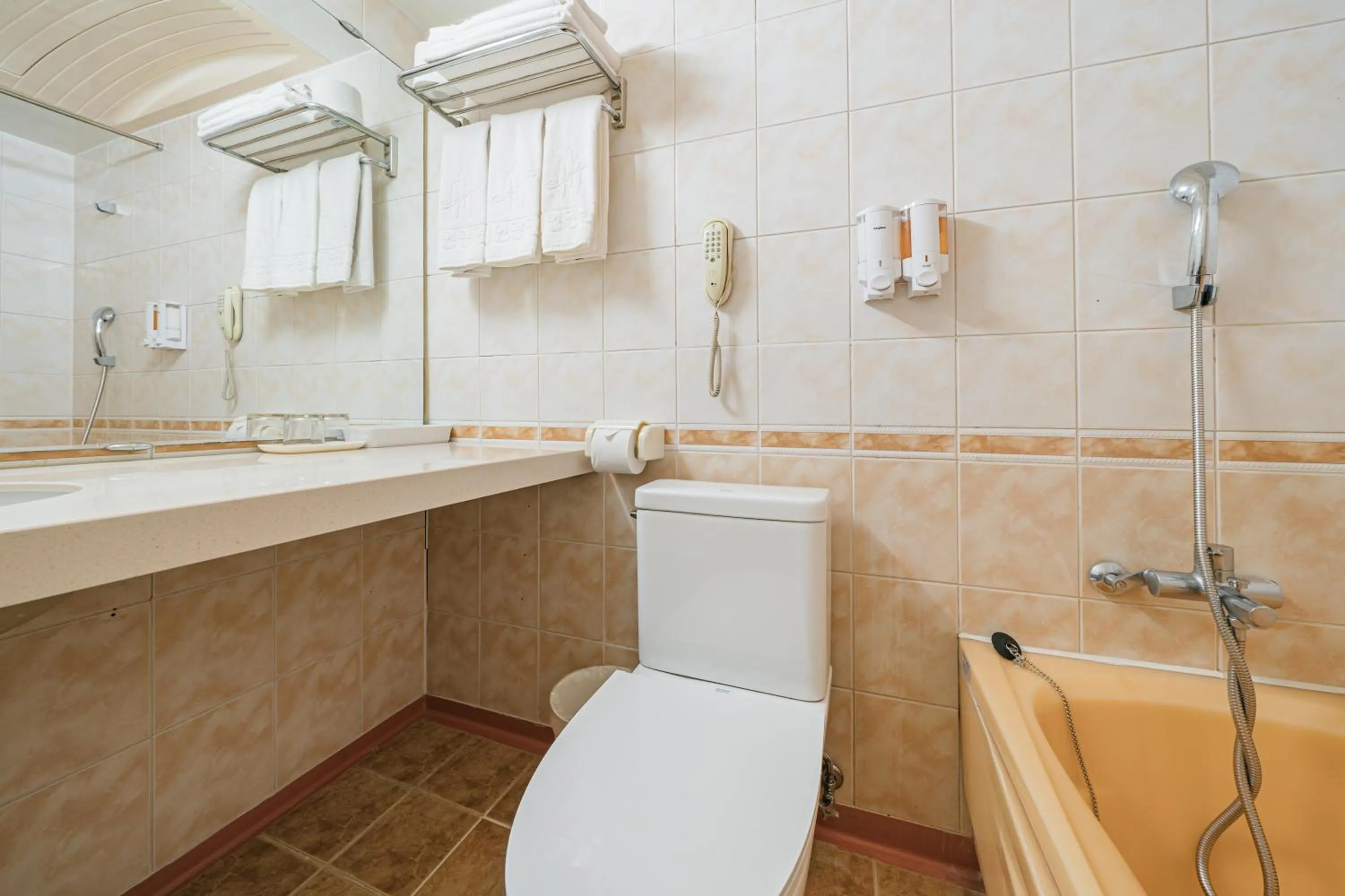 Bathroom in Samhaein Hotel