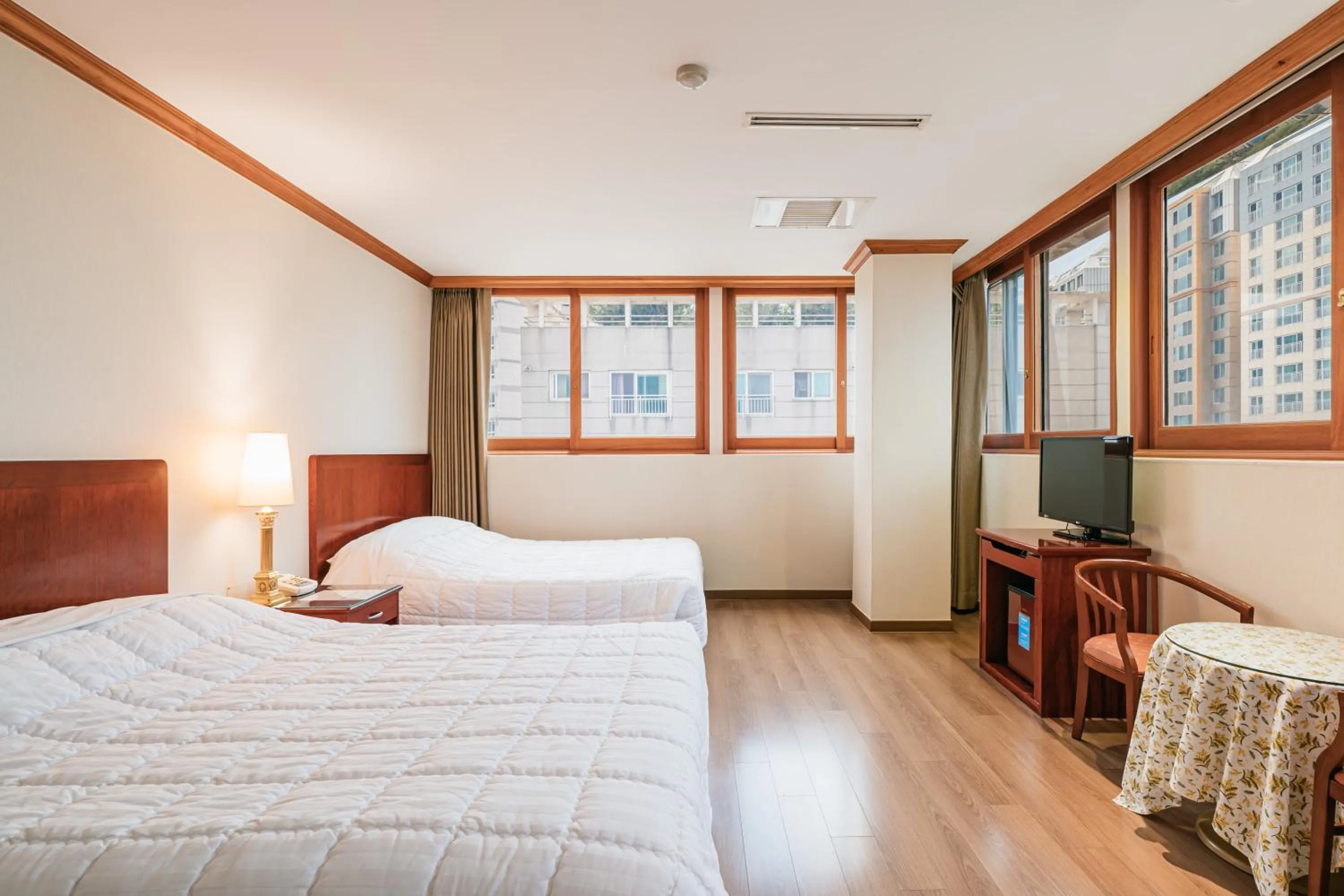 Bed in Samhaein Hotel