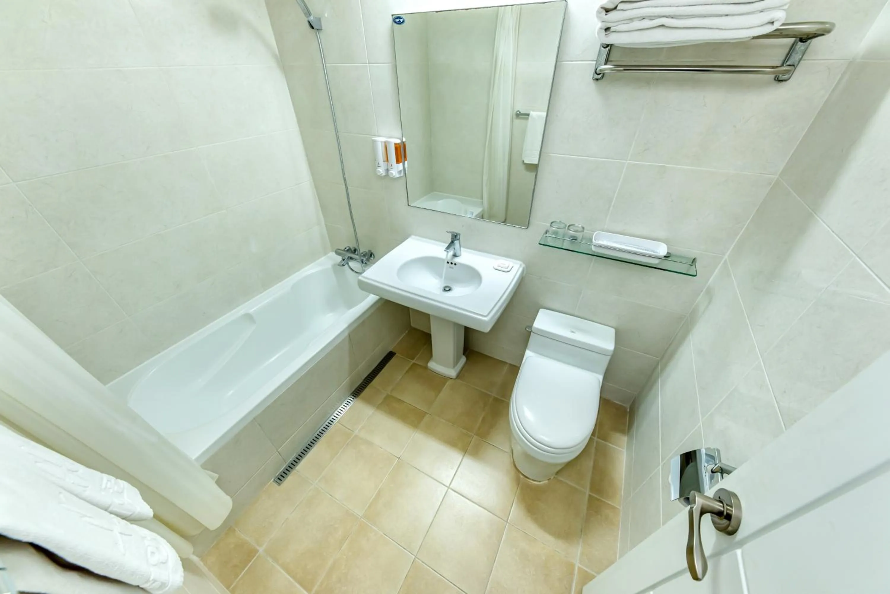 Bathroom in Samhaein Hotel