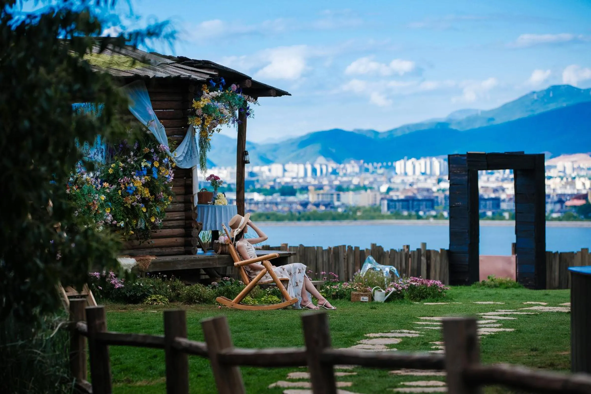 Lake view in Lijiang jijian Xiangwang SOOOAN Luxury Resort Hotel