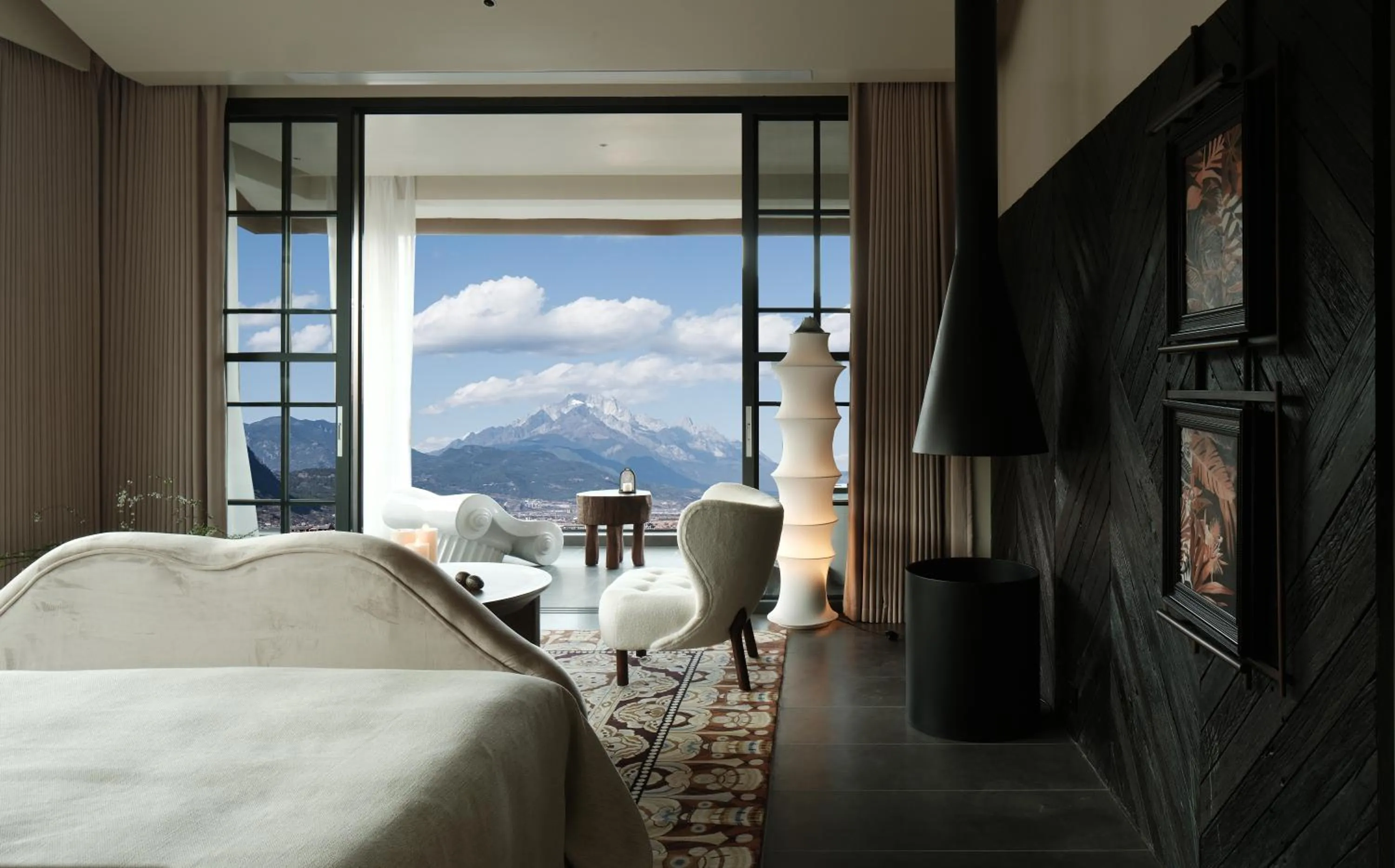 Bed in Lijiang jijian Xiangwang SOOOAN Luxury Resort Hotel