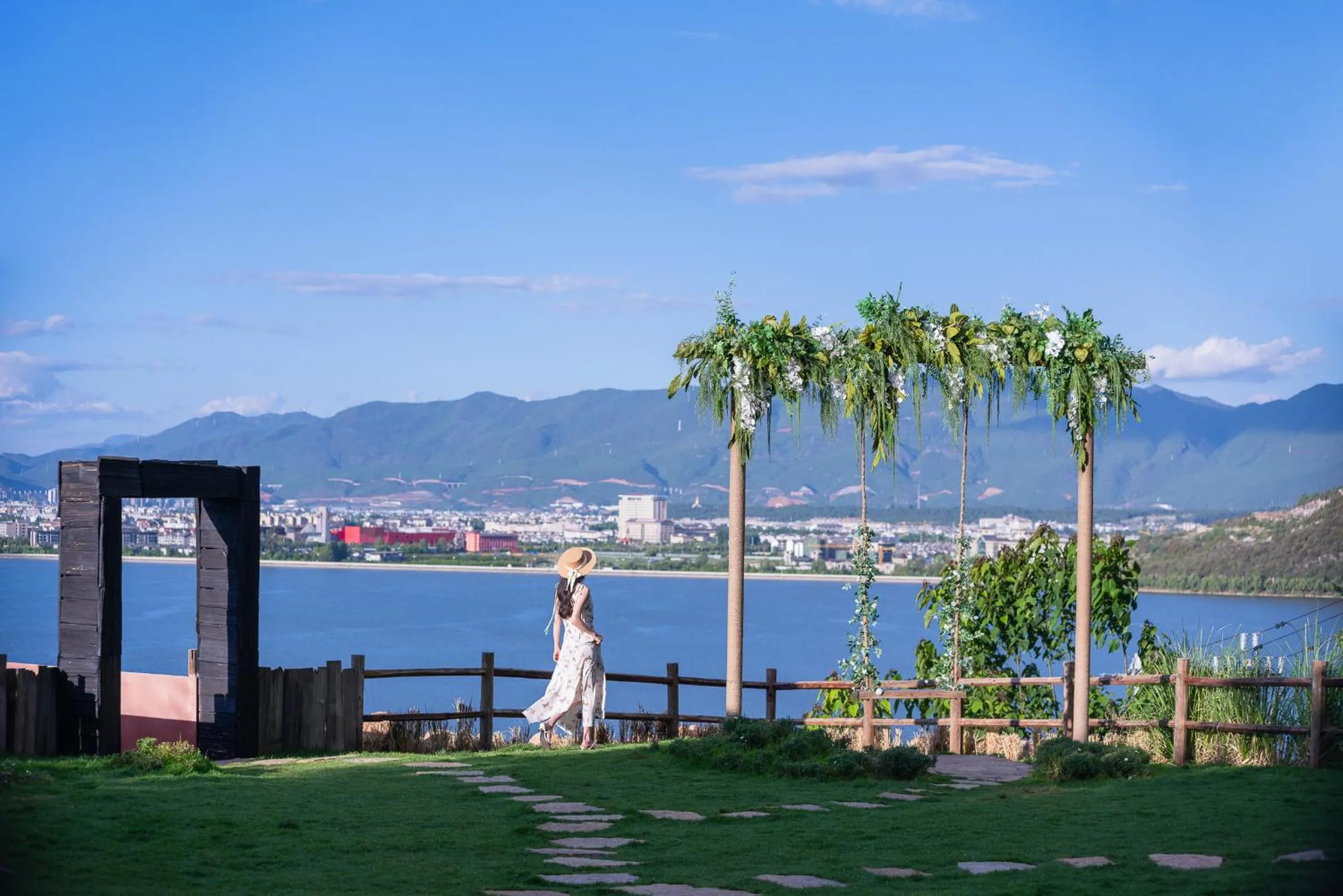 Lake view in Lijiang jijian Xiangwang SOOOAN Luxury Resort Hotel