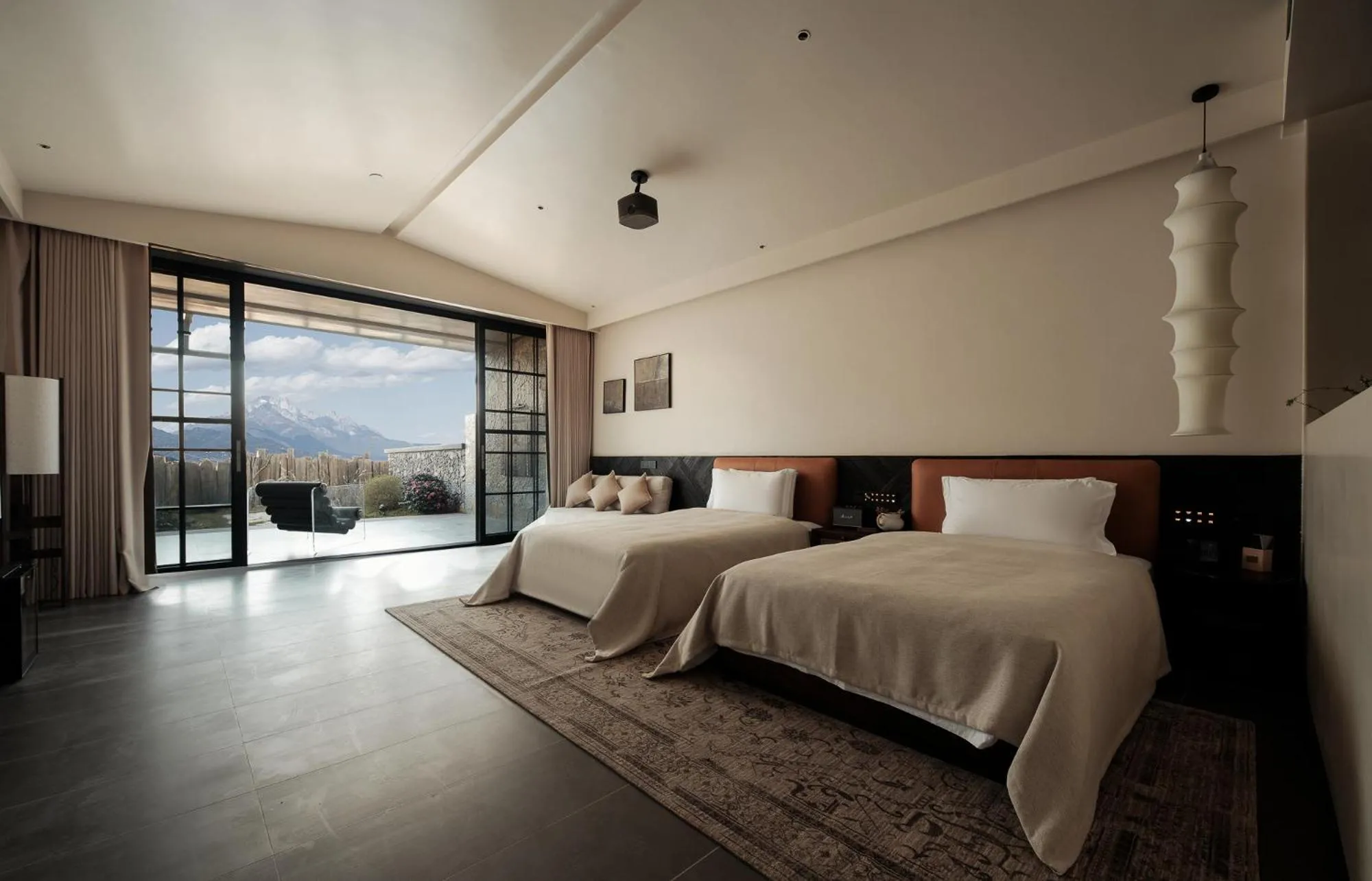Bed in Lijiang jijian Xiangwang SOOOAN Luxury Resort Hotel