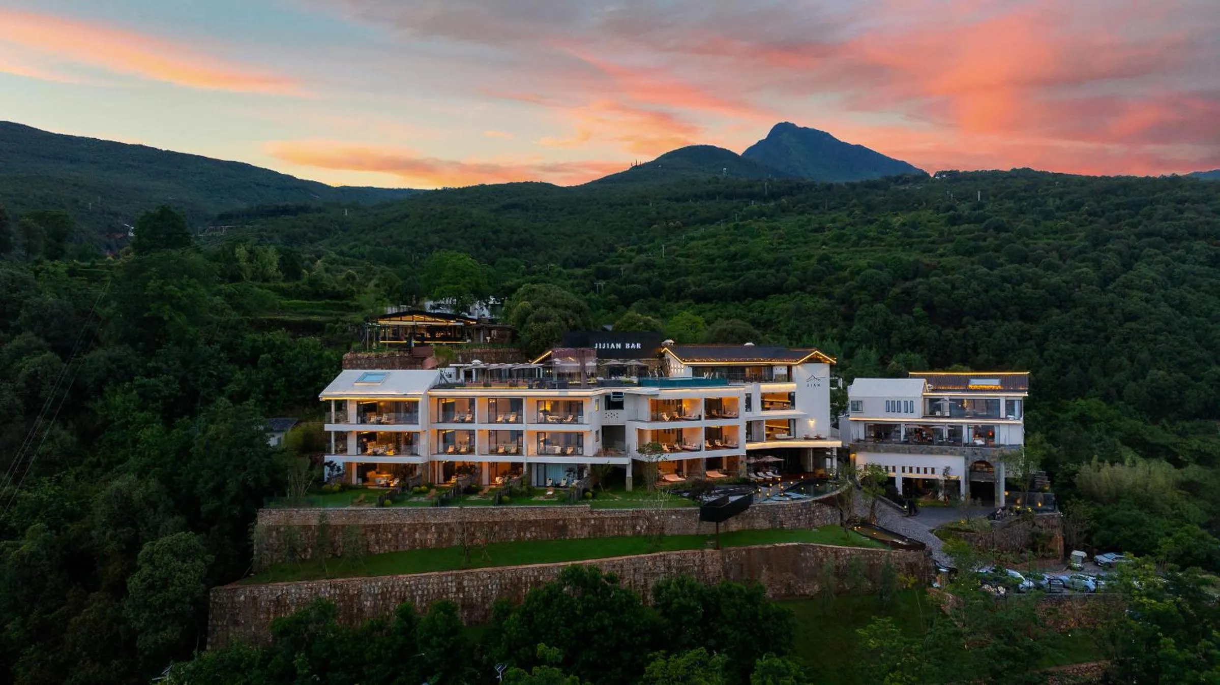 Property building in Lijiang jijian Xiangwang SOOOAN Luxury Resort Hotel