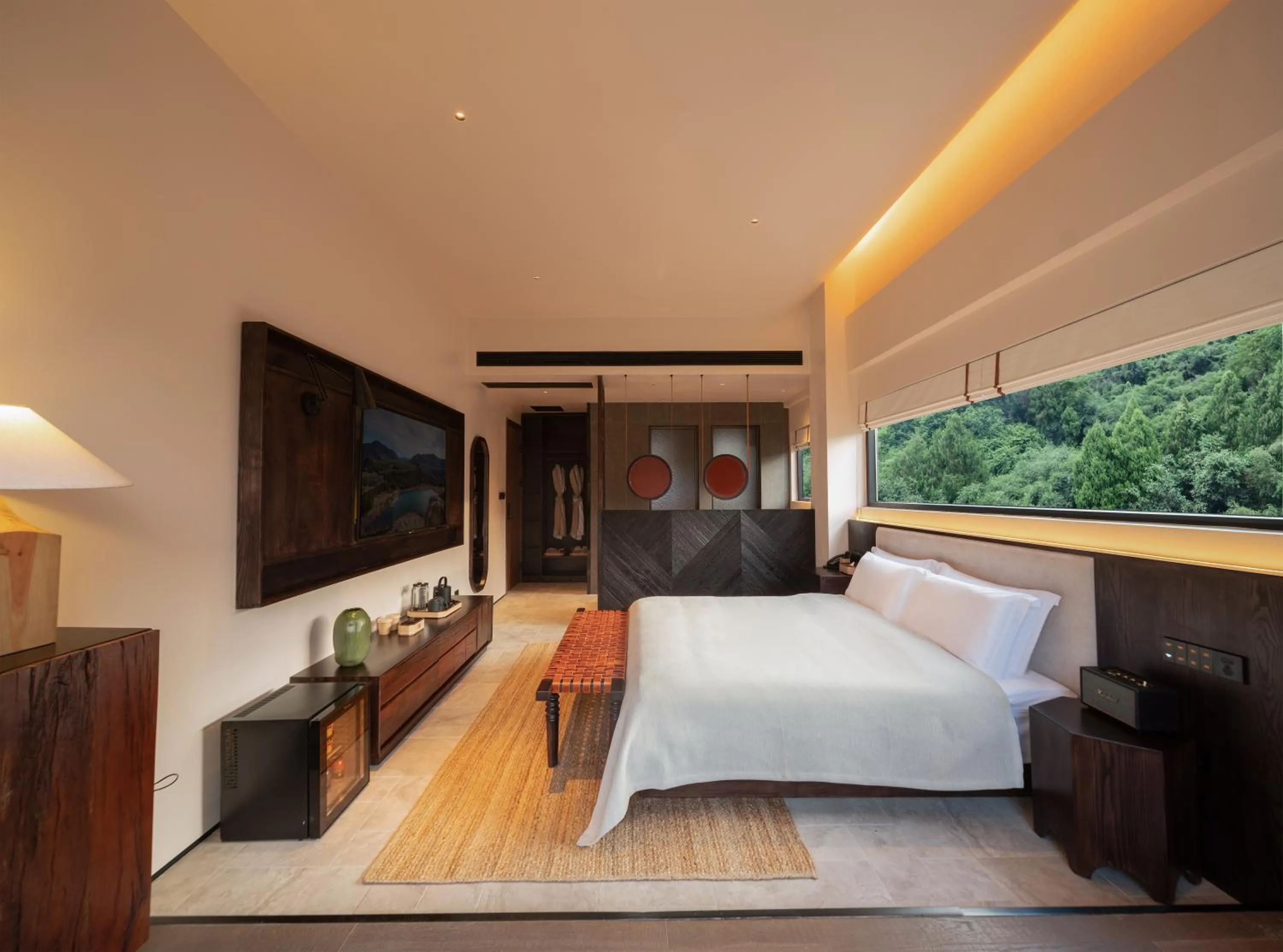 Bedroom, Bed in Lijiang jijian Xiangwang SOOOAN Luxury Resort Hotel