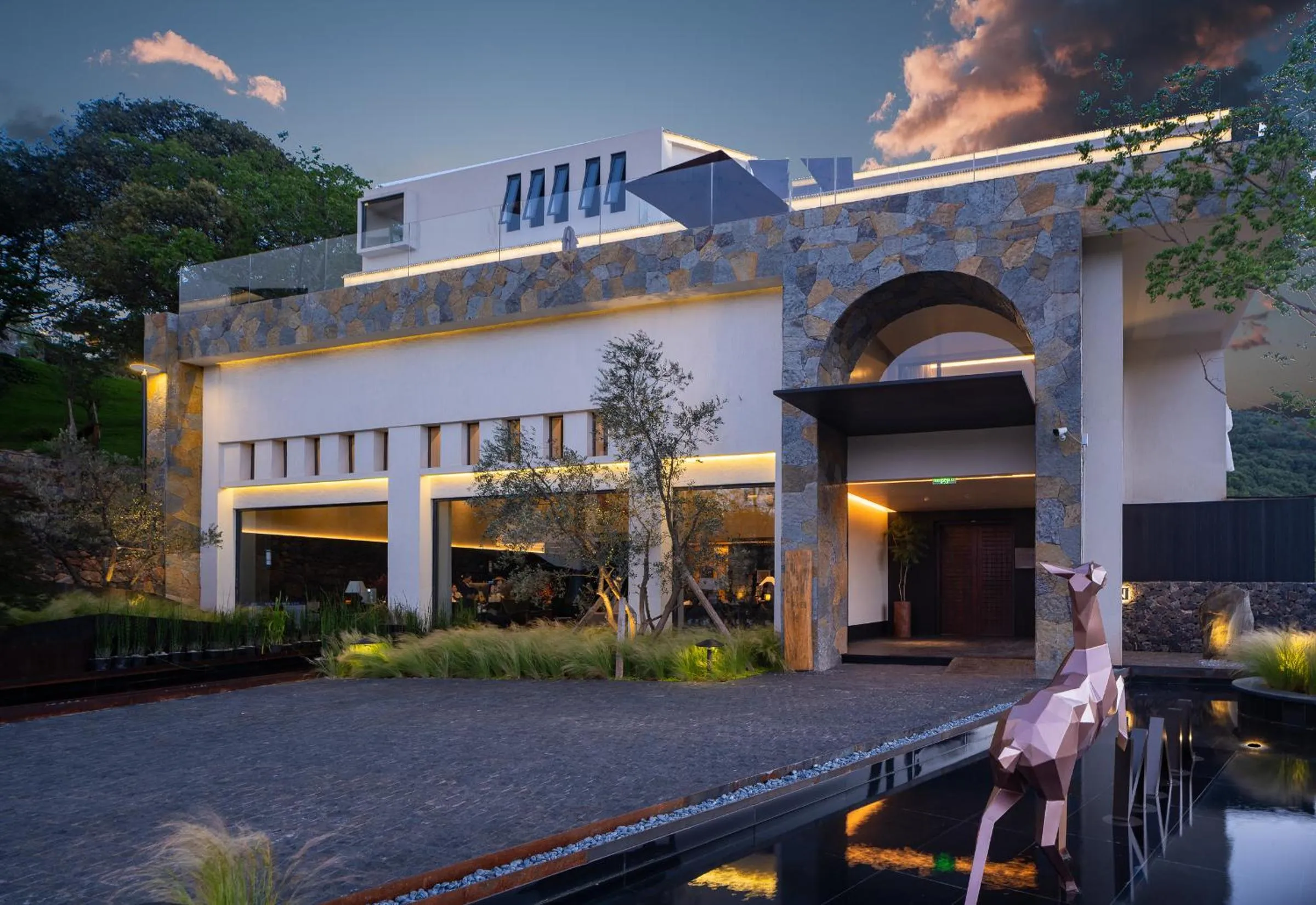 Lobby or reception in Lijiang jijian Xiangwang SOOOAN Luxury Resort Hotel