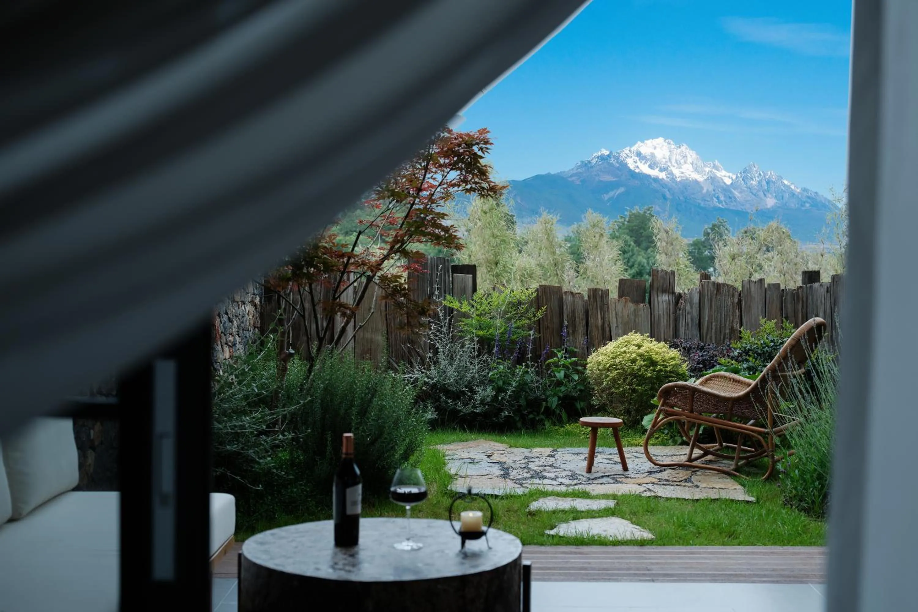 Nearby landmark in Lijiang jijian Xiangwang SOOOAN Luxury Resort Hotel