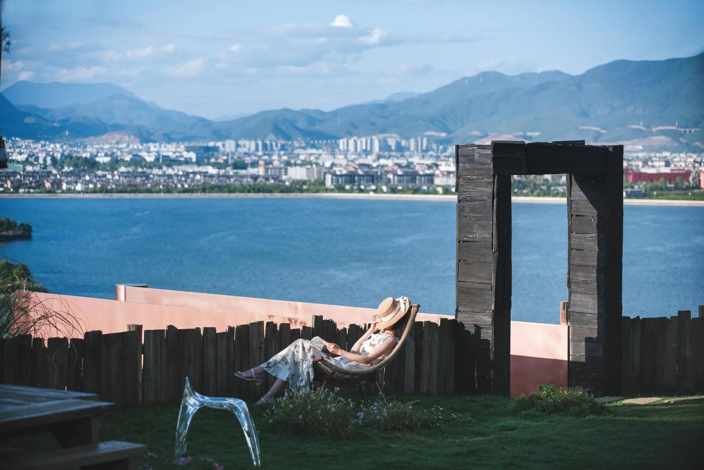 Lake view in Lijiang jijian Xiangwang SOOOAN Luxury Resort Hotel