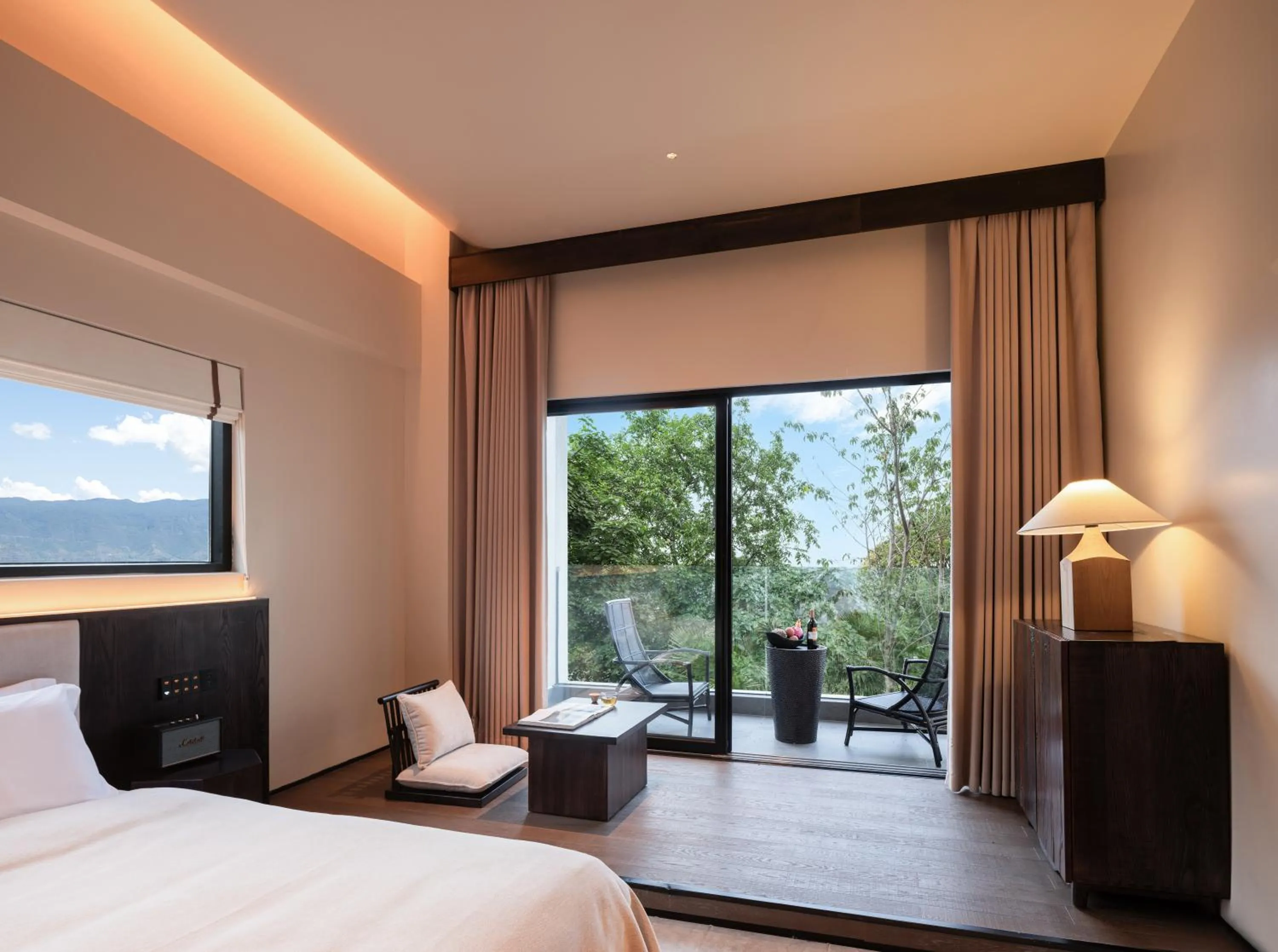 View (from property/room), Bed in Lijiang jijian Xiangwang SOOOAN Luxury Resort Hotel