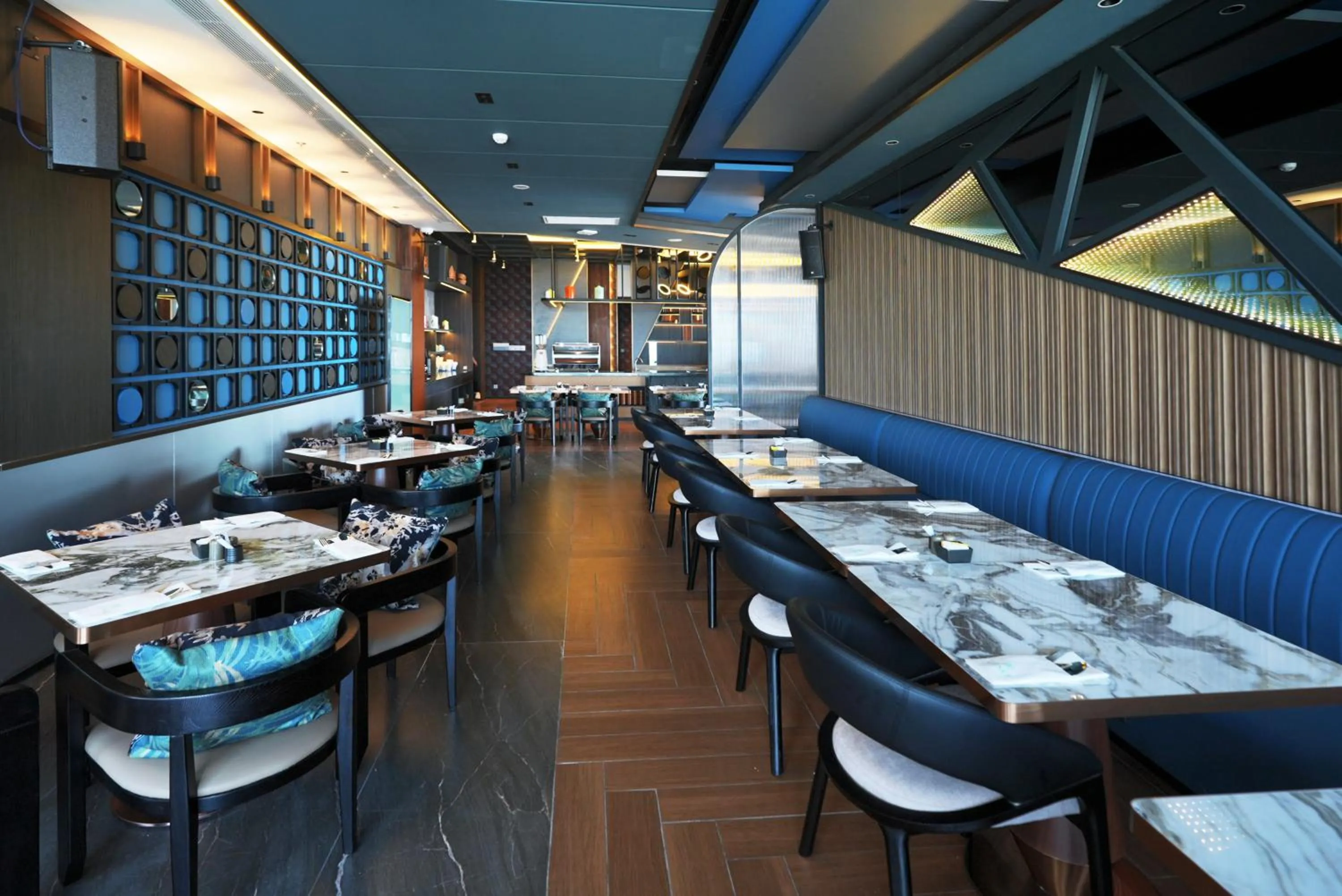 Restaurant/places to eat in TRIMULIA Hotel