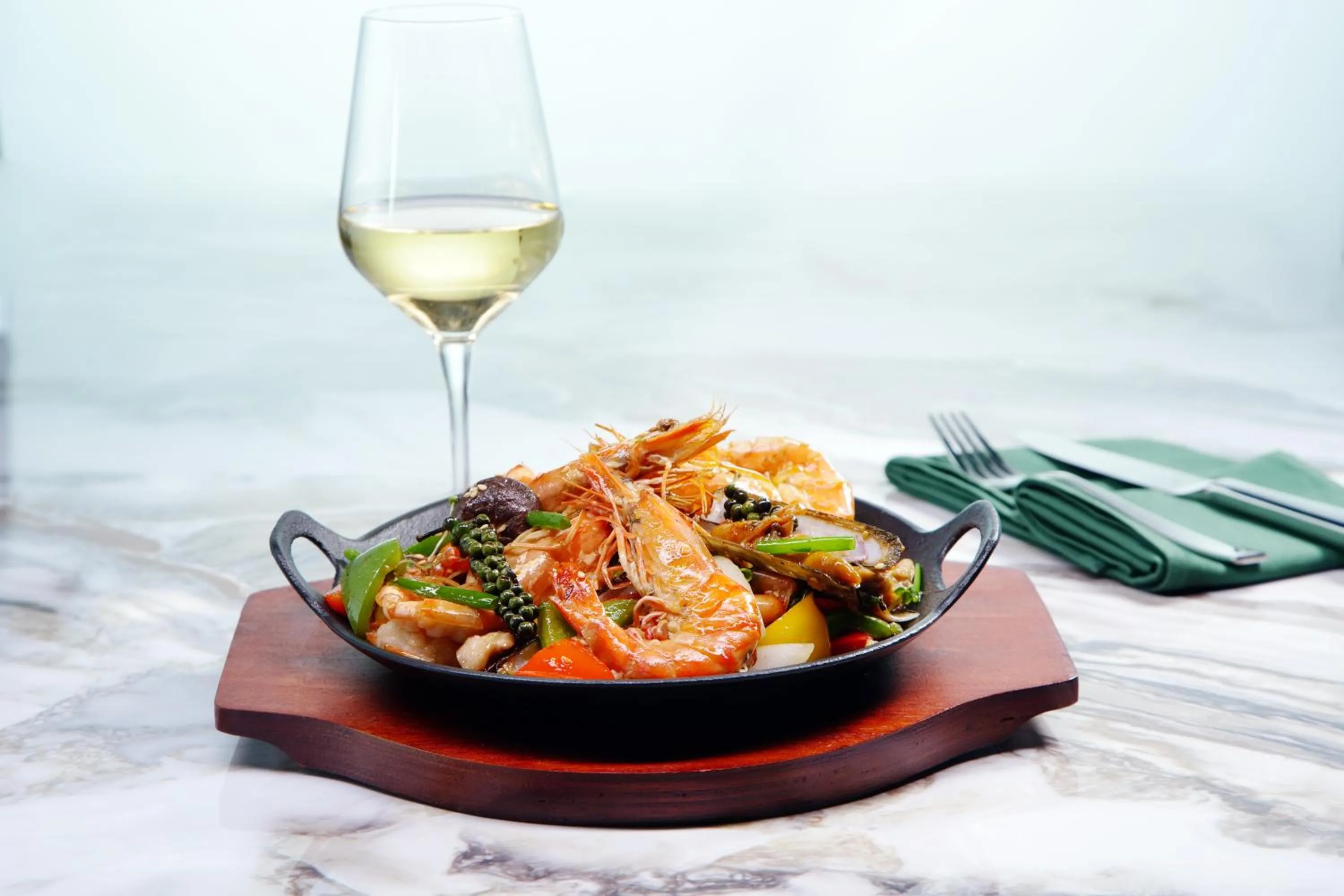 Restaurant/places to eat in TRIMULIA Hotel