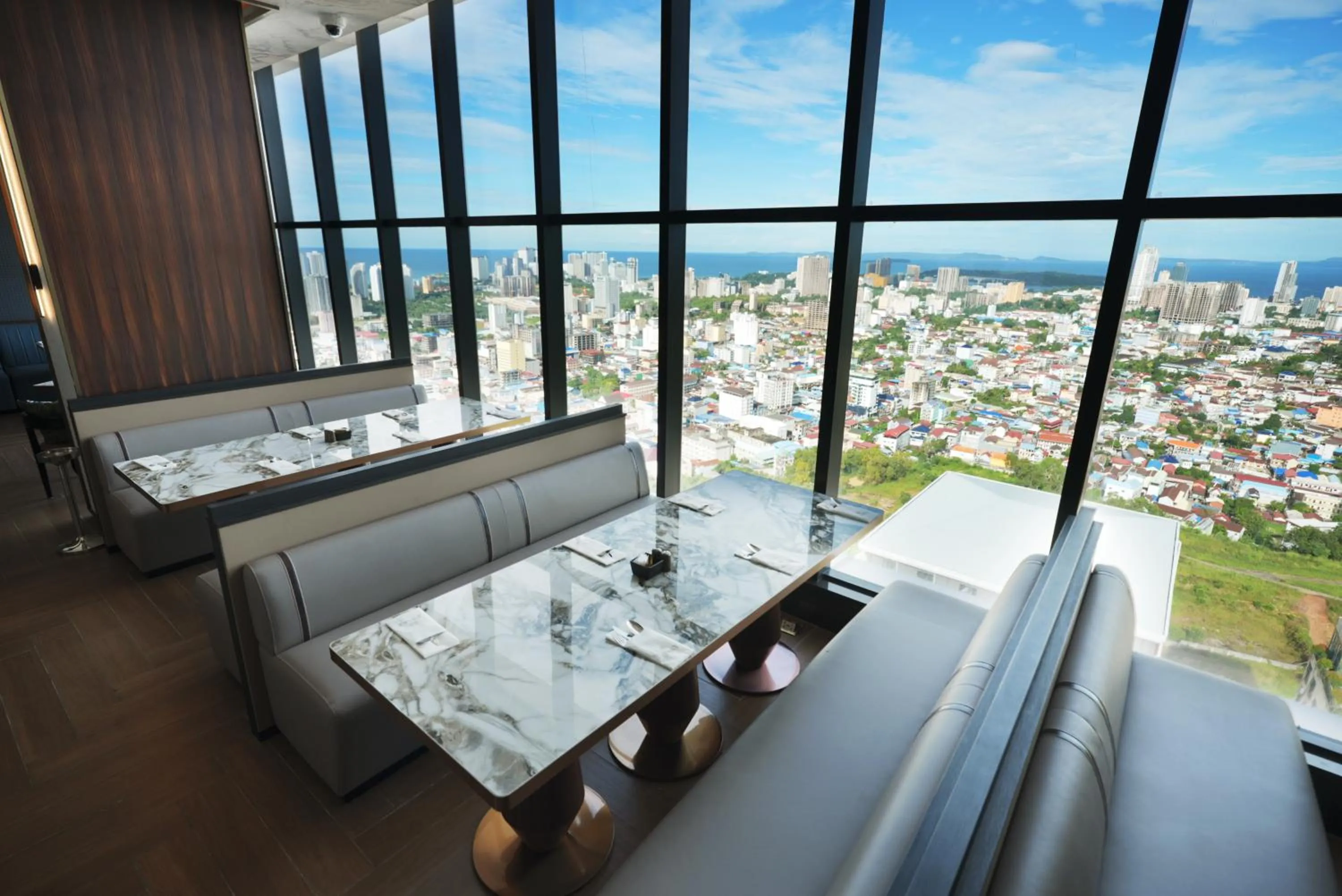 Restaurant/places to eat in TRIMULIA Hotel