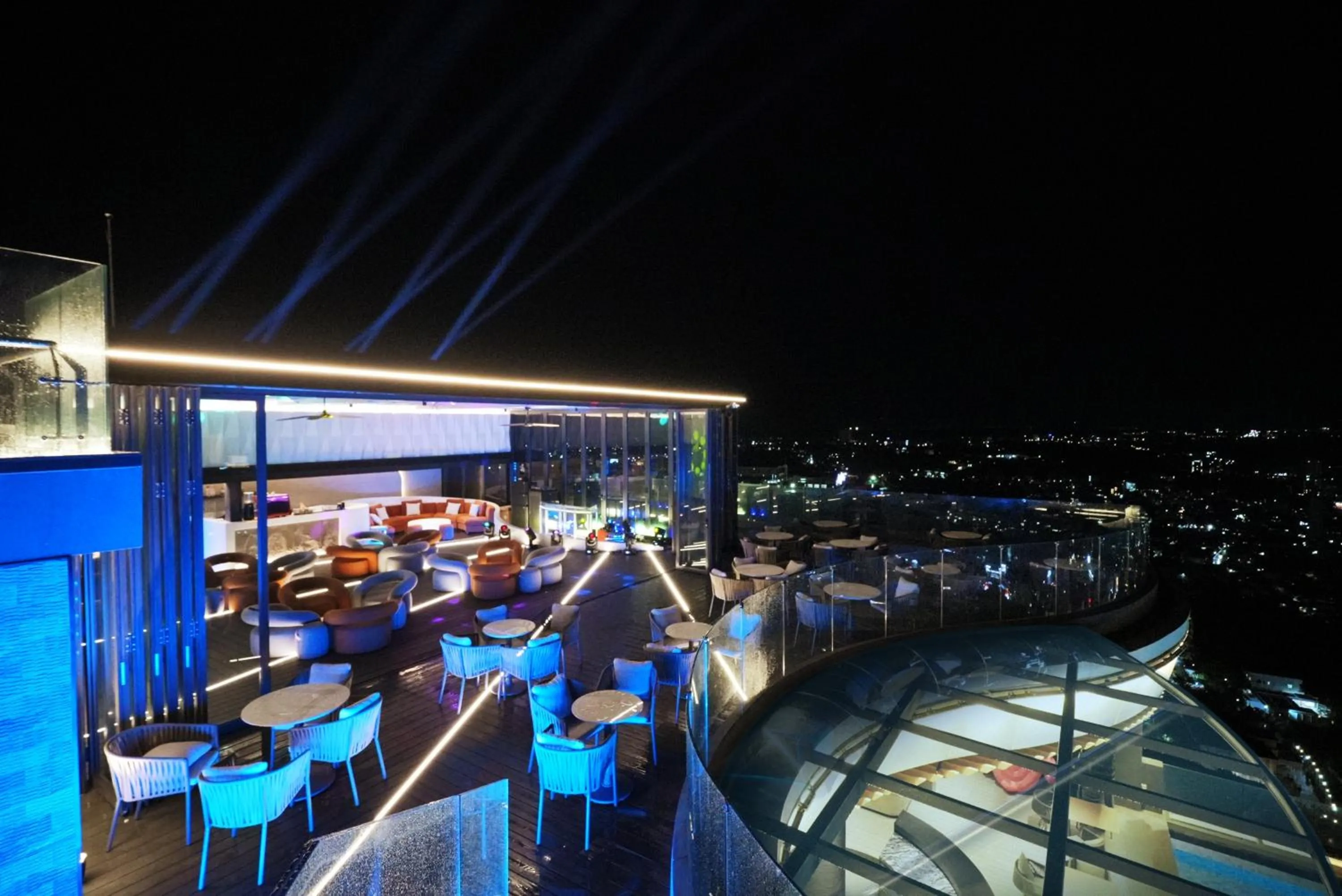 Lounge or bar in TRIMULIA Hotel