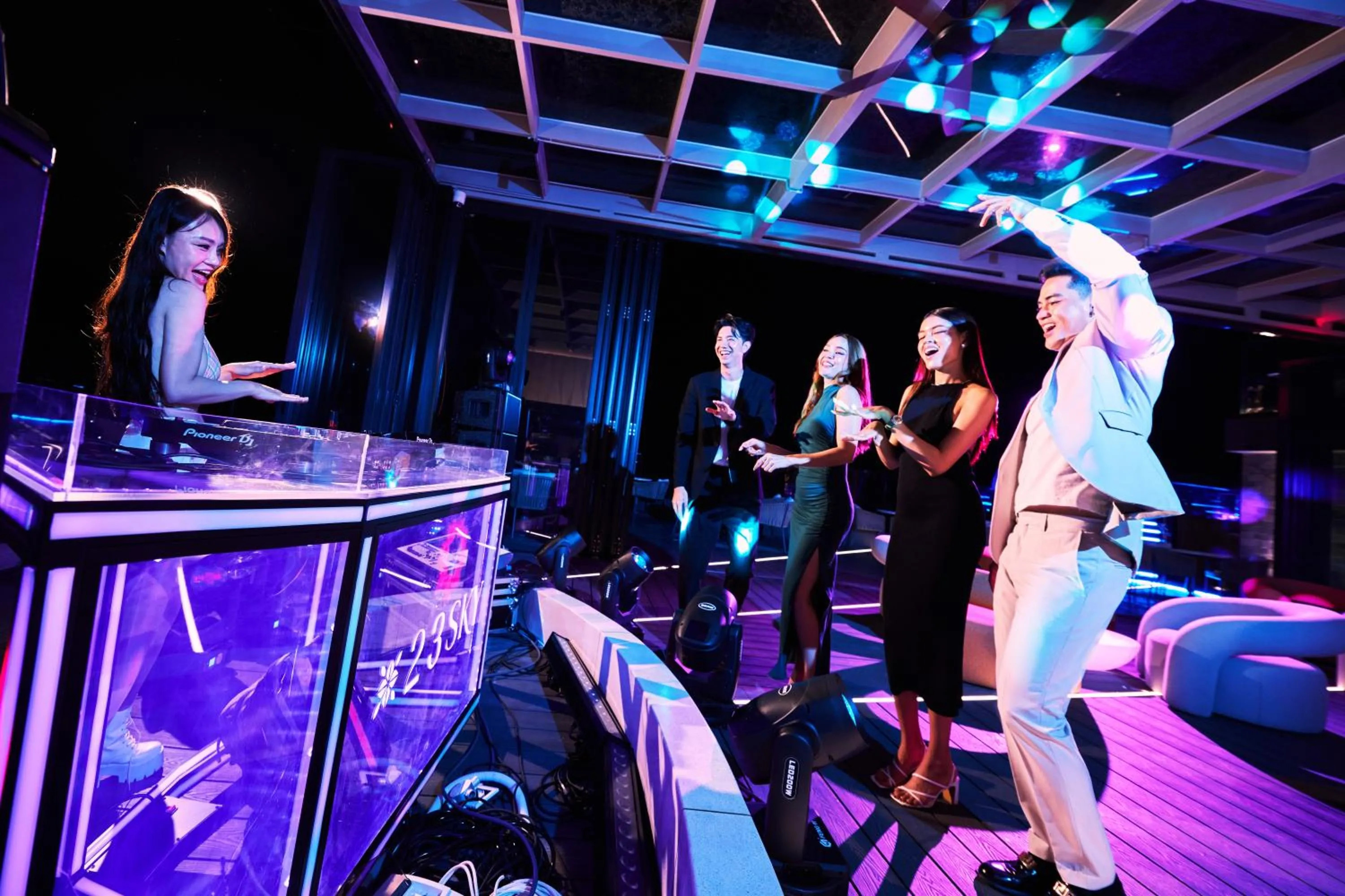 Lounge or bar in TRIMULIA Hotel