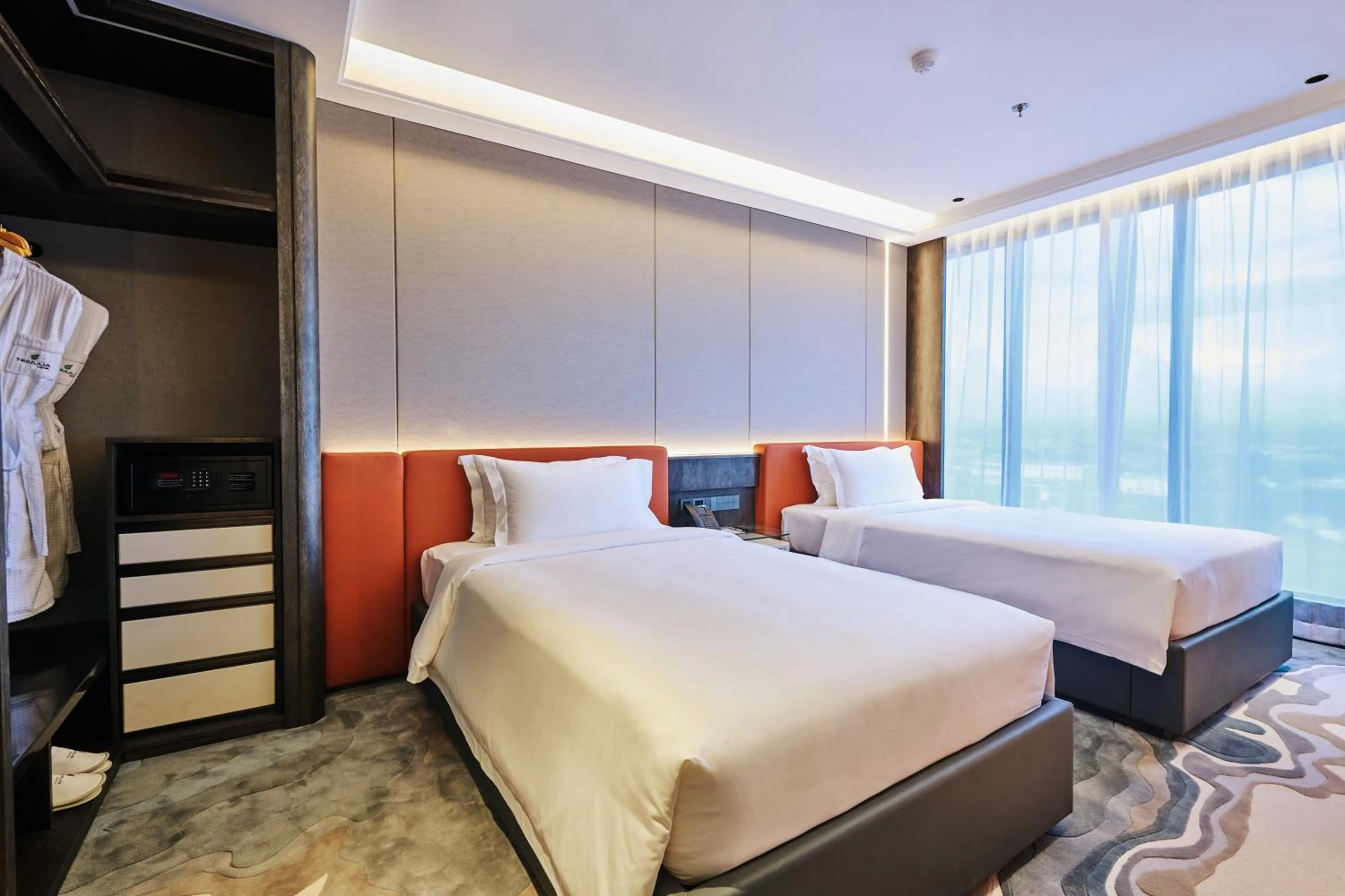 Bedroom, Bed in TRIMULIA Hotel