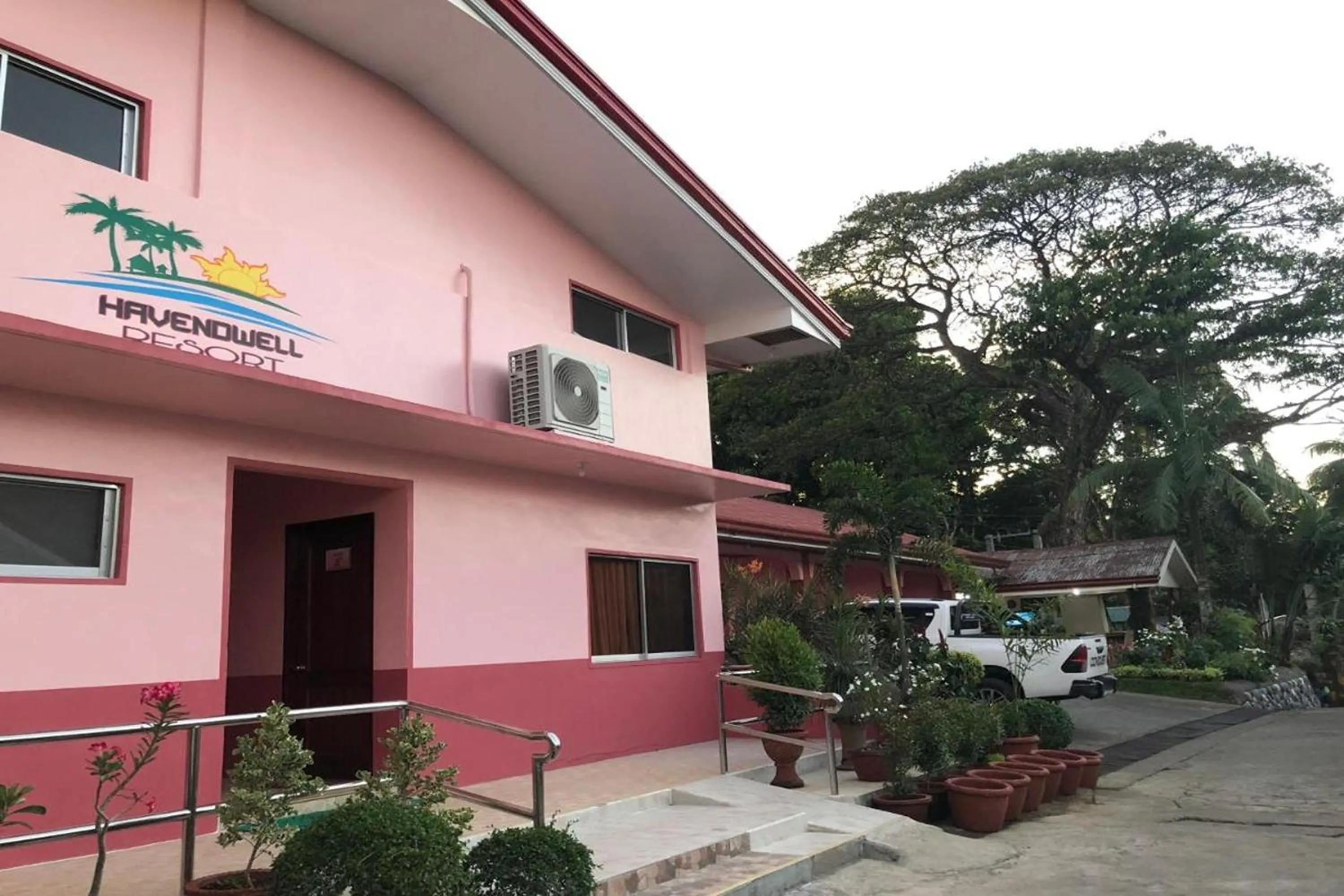 Property building in Havendwell Beach Resort