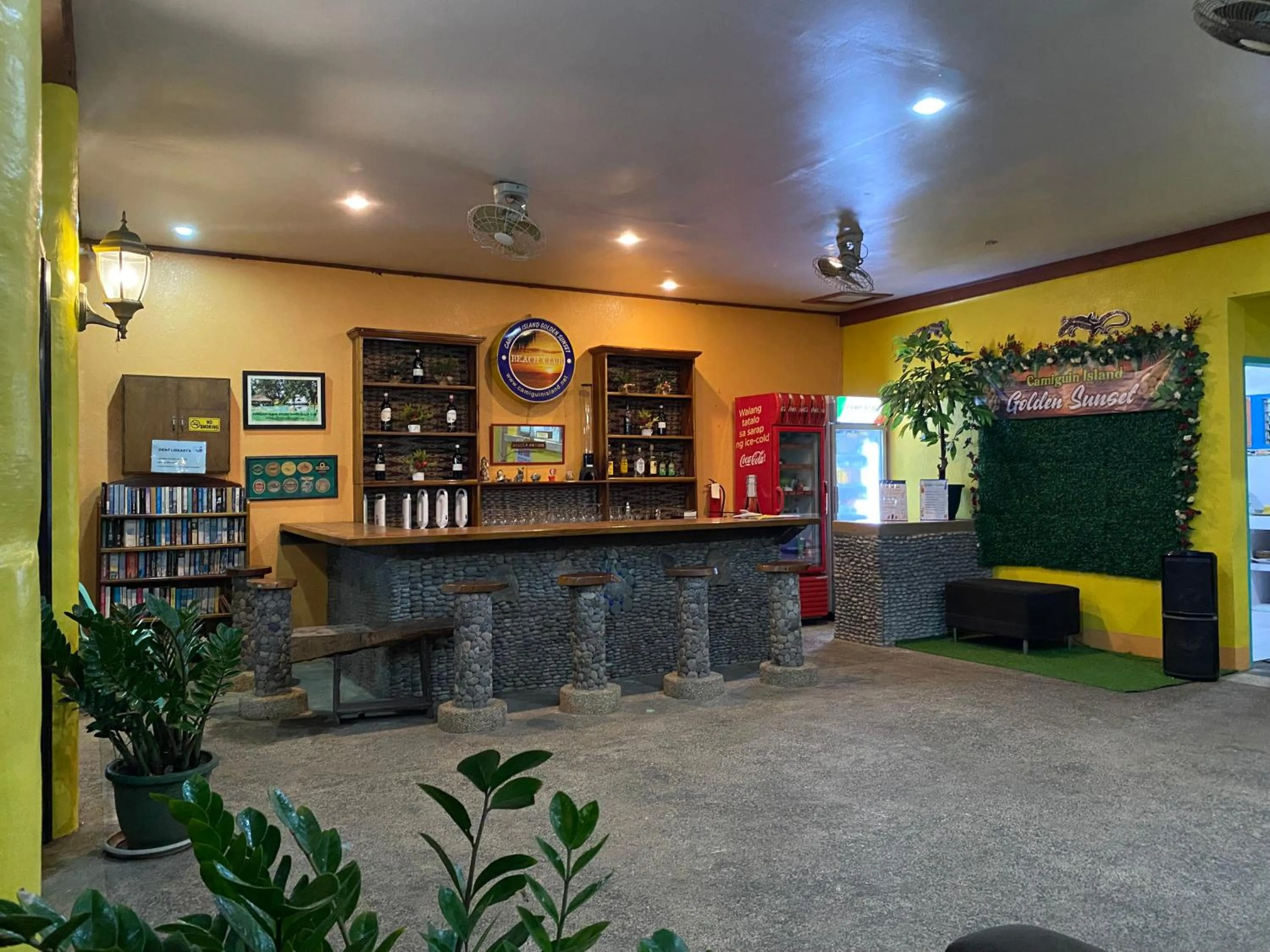 Lounge or bar in Camiguin Island Golden Sunset Beach Club