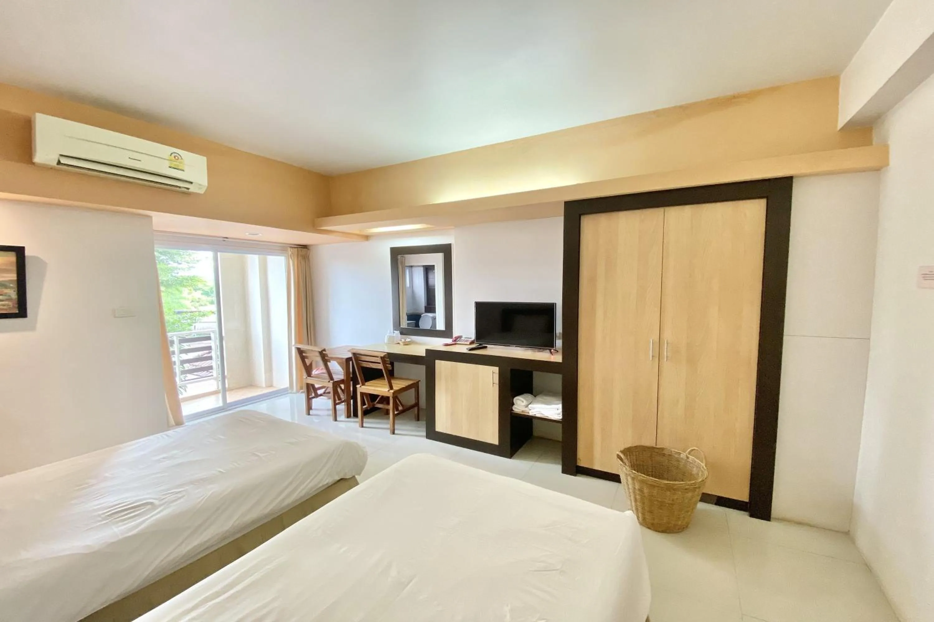 Bedroom, Bed in New Place Resort