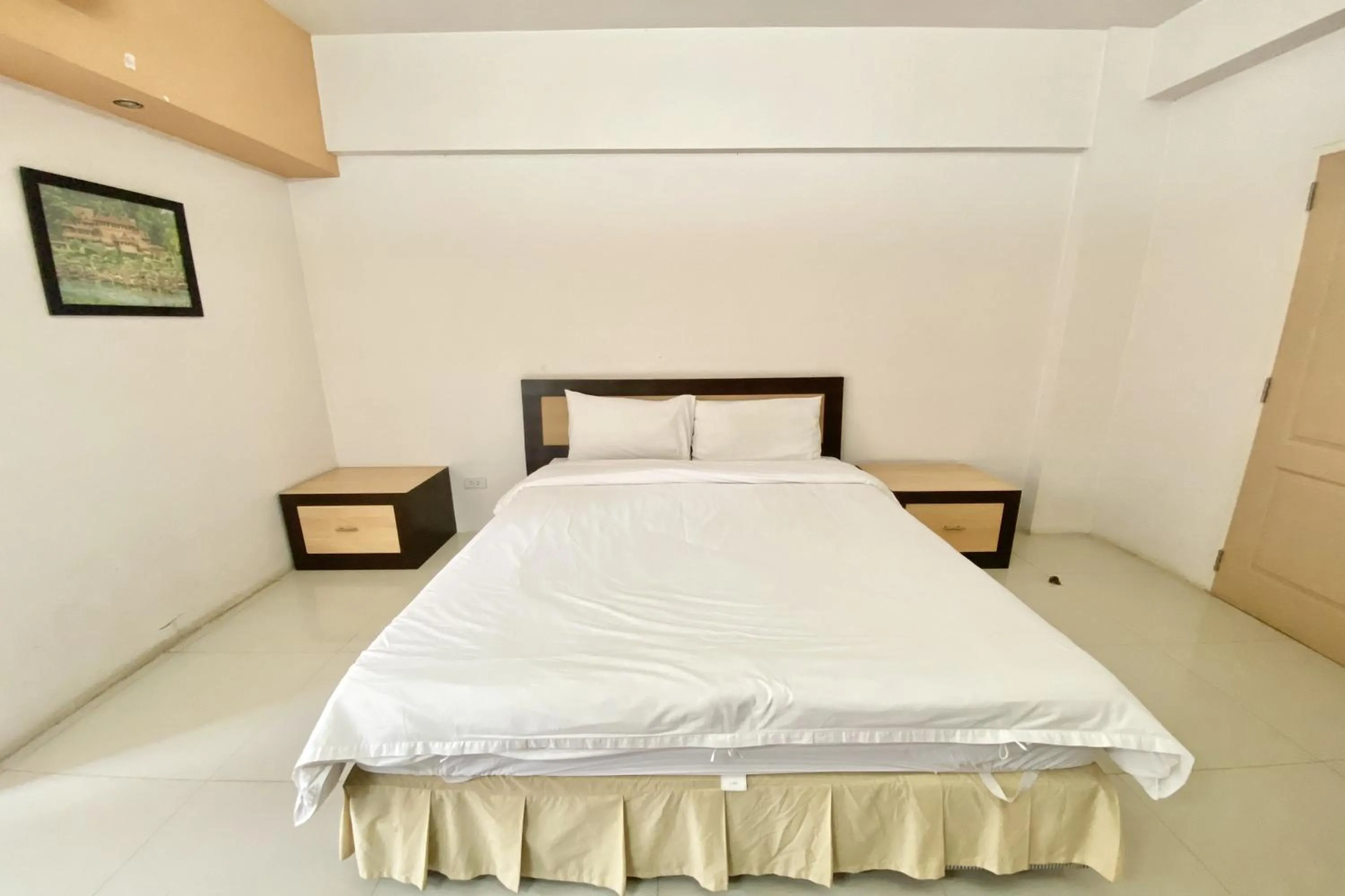 Bedroom, Bed in New Place Resort