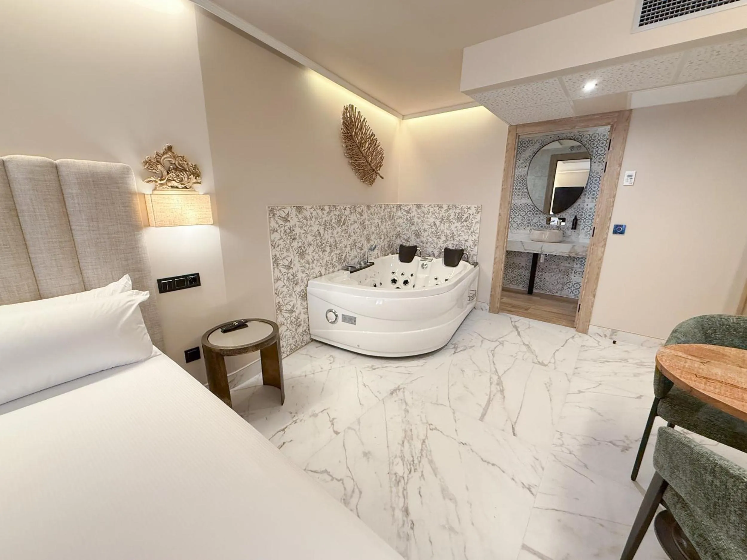 Photo of the whole room, Bed in Akla Burgo de Osma