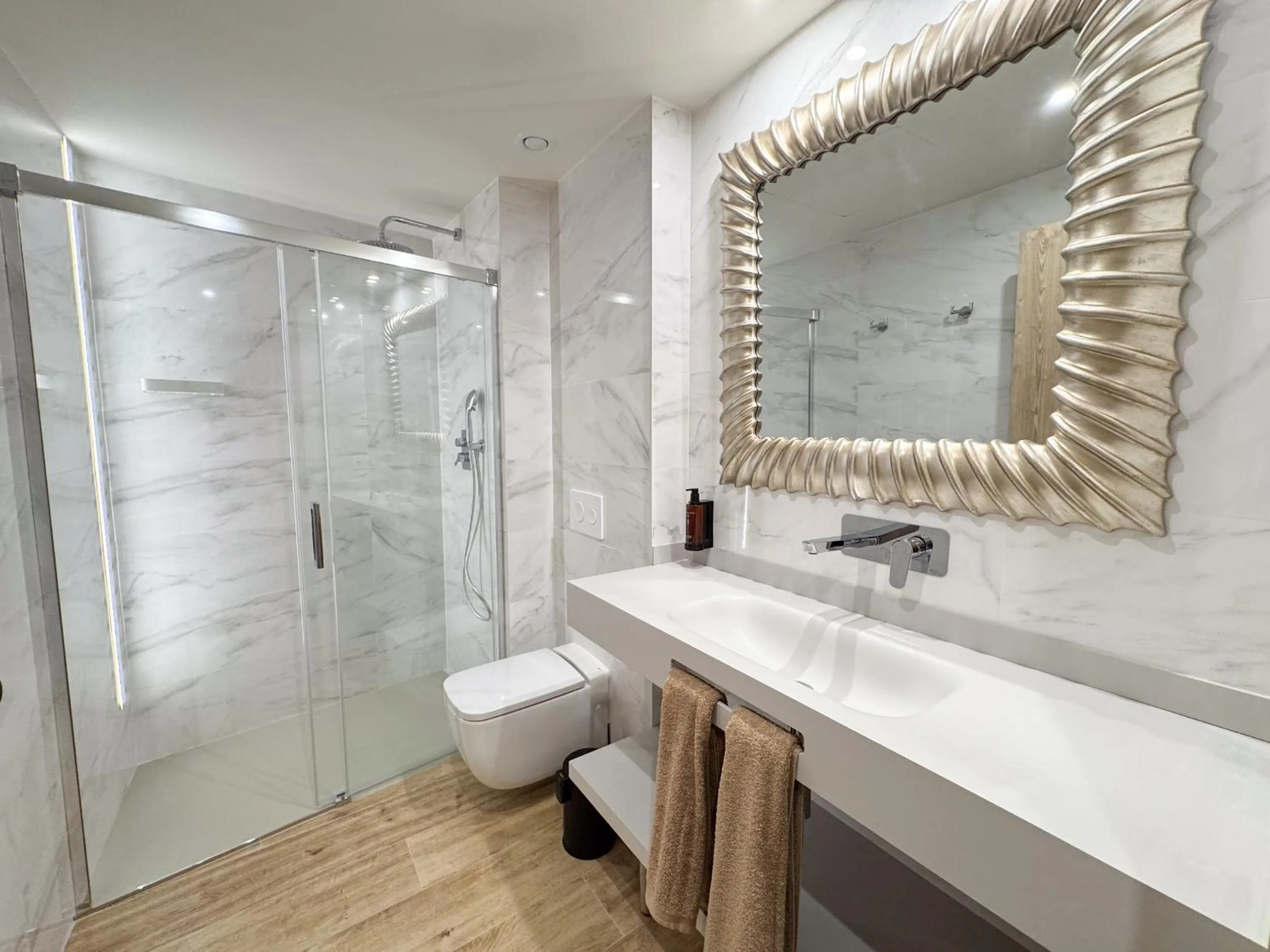 Shower in Akla Burgo de Osma