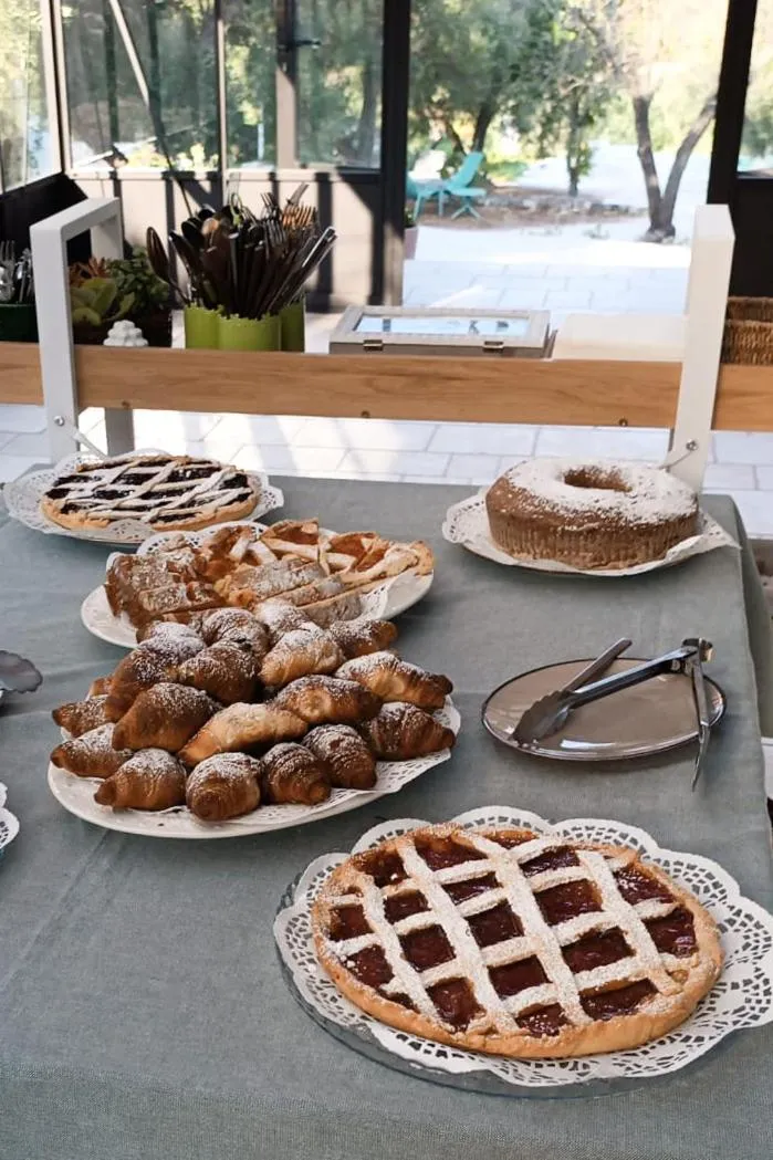 Restaurant/places to eat in Relais Trulli Le Icone