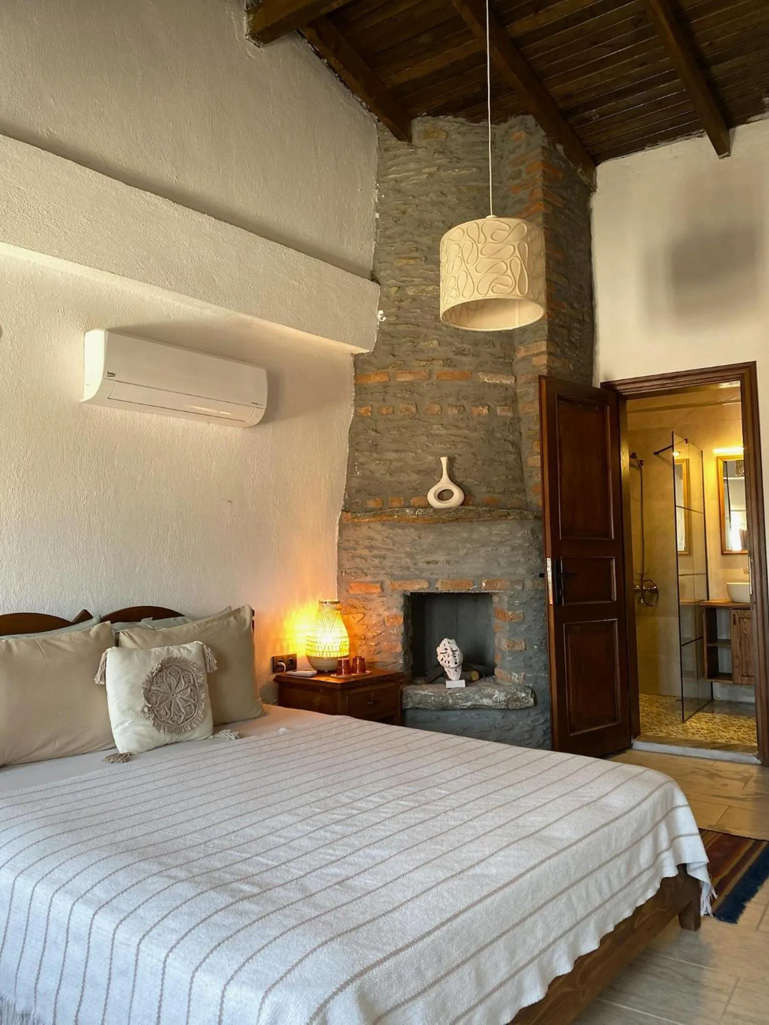 Bed in Şirince Kirke Otel