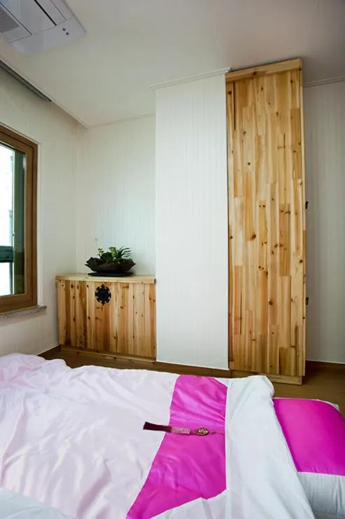 Bed in Myeongdong Ecohouse
