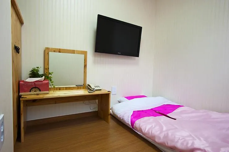 Photo of the whole room, Bed in Myeongdong Ecohouse
