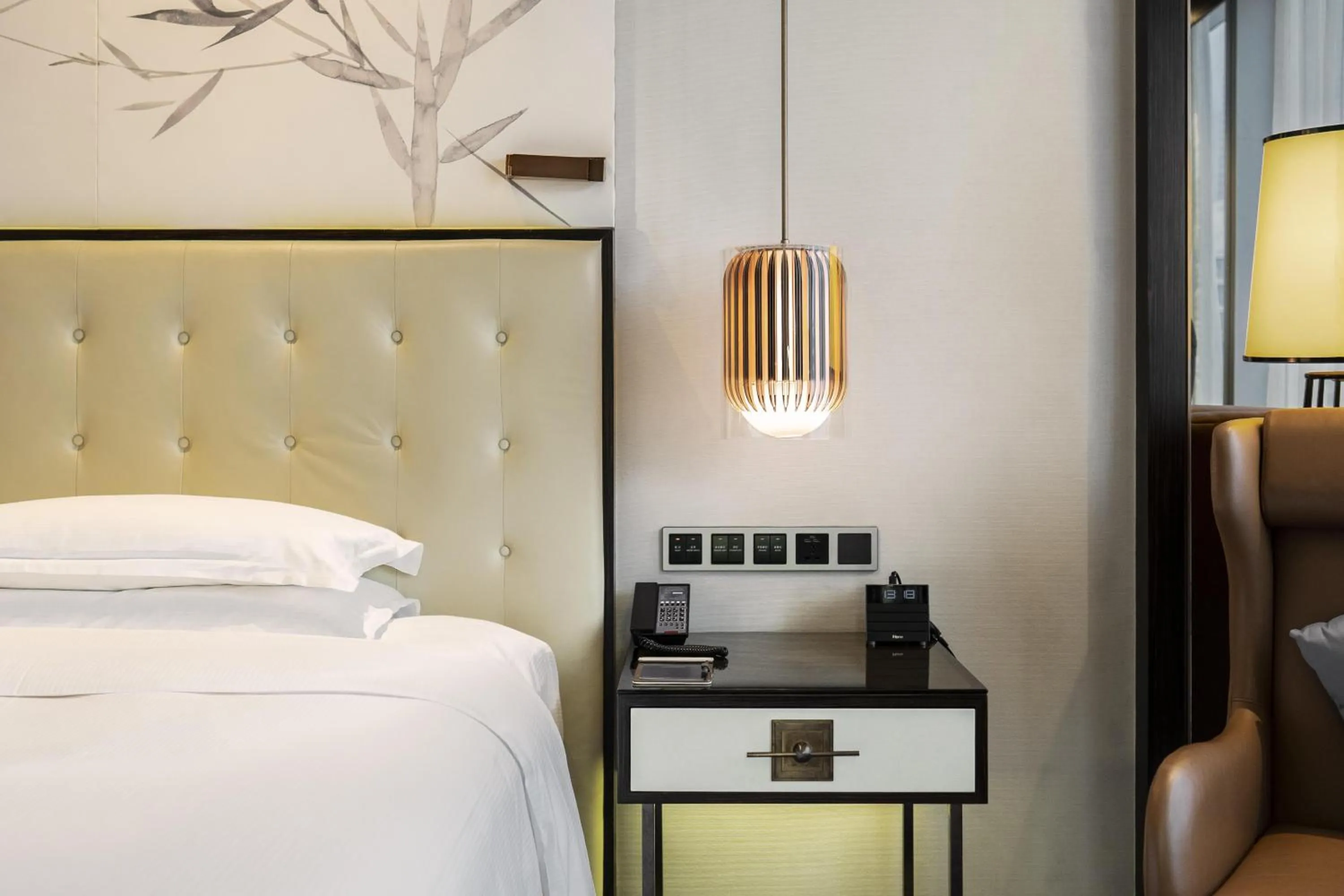 Bedroom, Bed in Hilton Shenzhen Futian