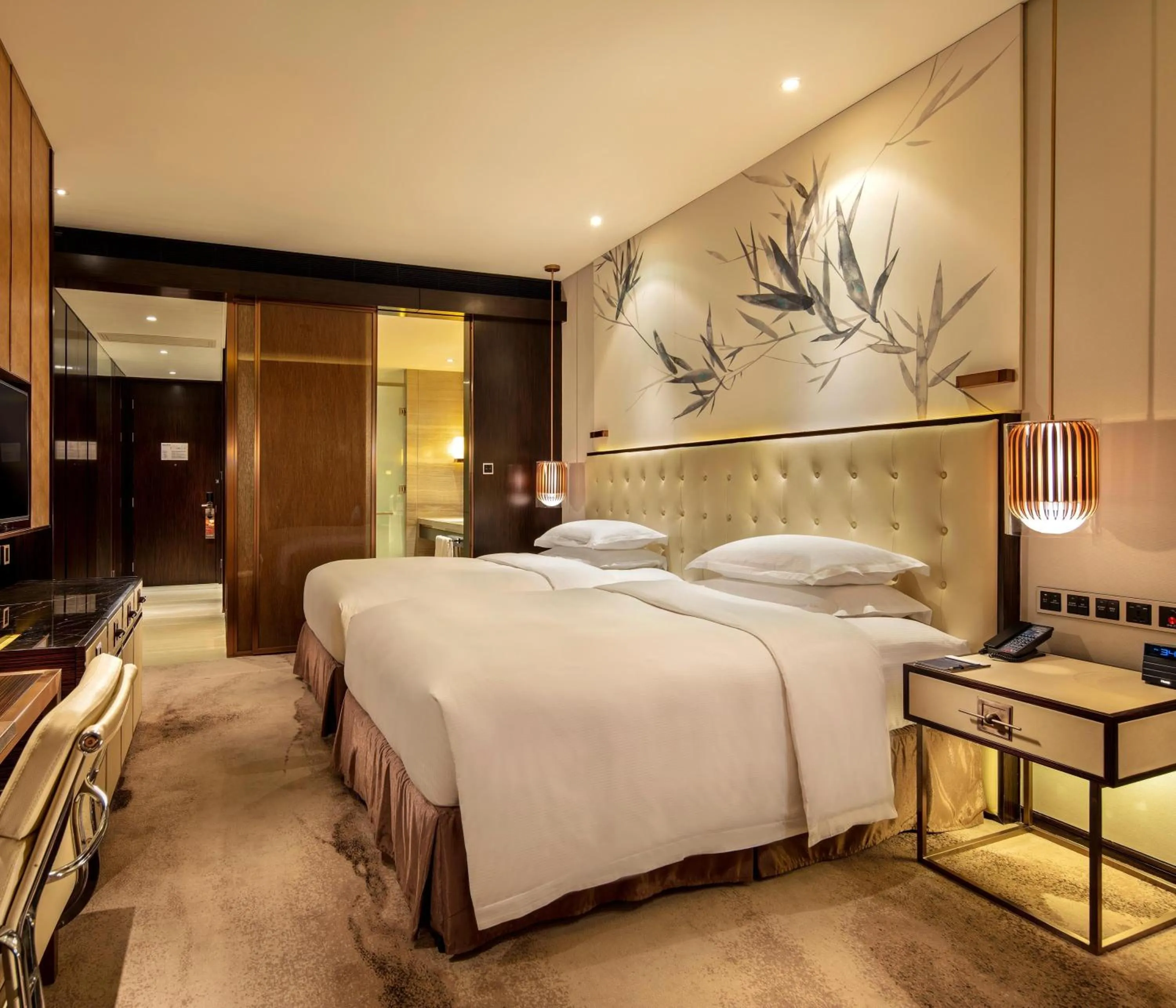 Bathroom, Bed in Hilton Shenzhen Futian