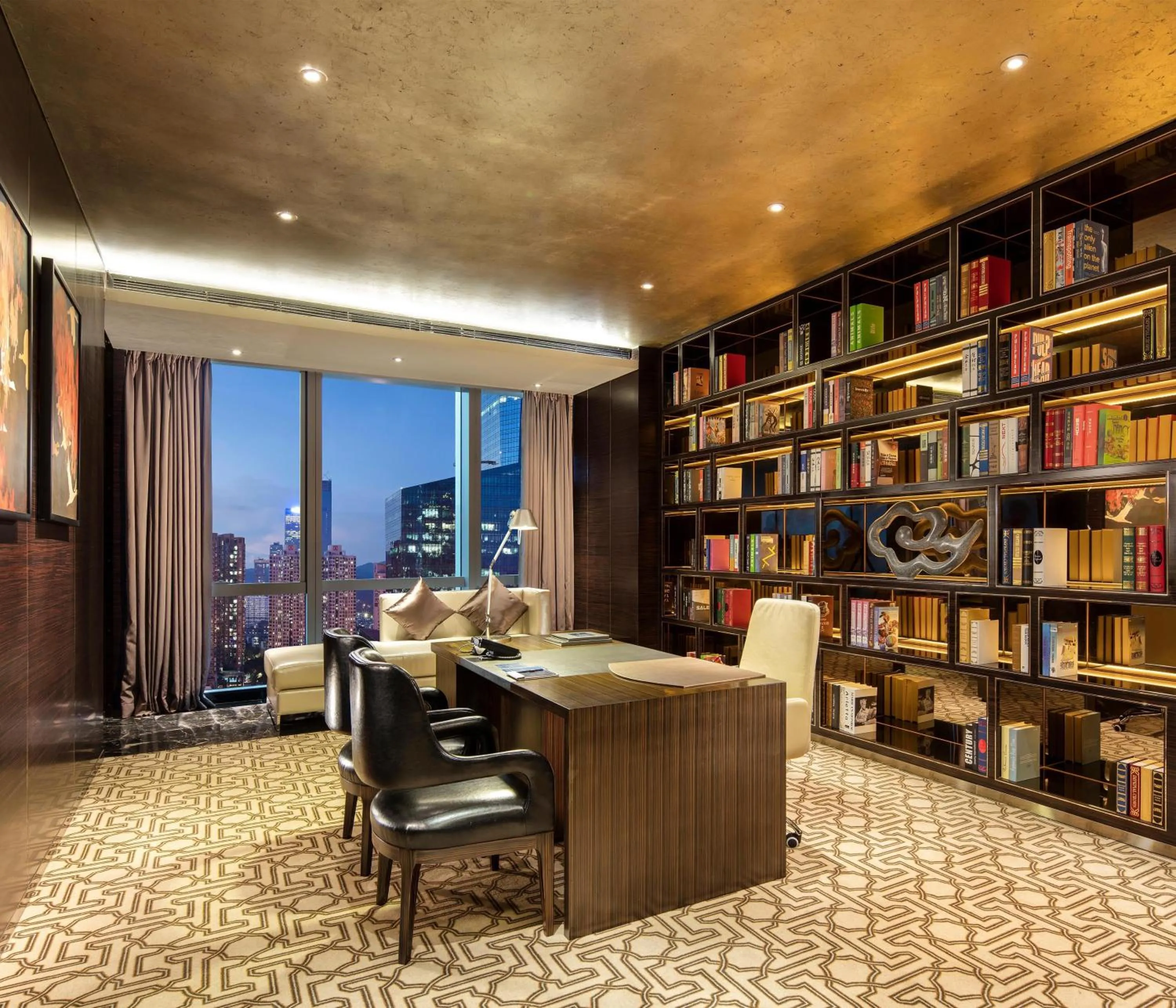 Bed in Hilton Shenzhen Futian