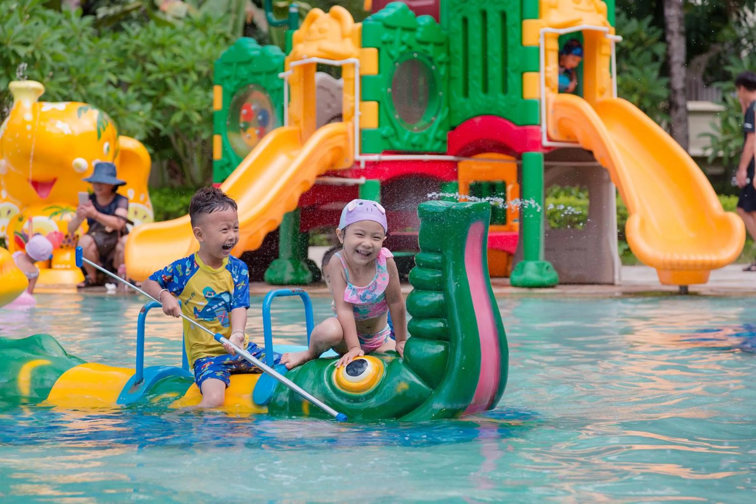 Swimming pool in Pullman Resort Xishuangbanna