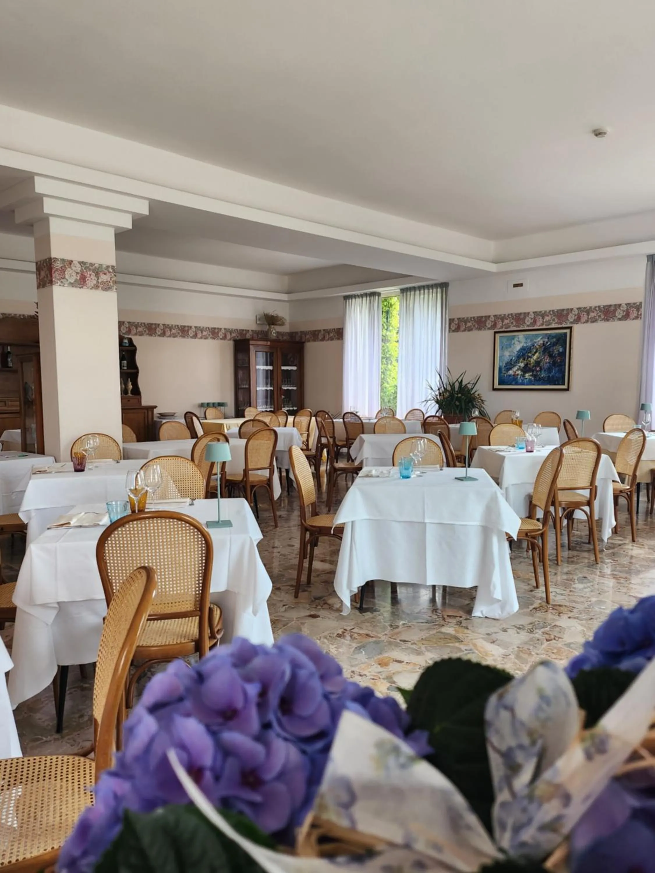 Restaurant/places to eat in Hotel 2 Palme