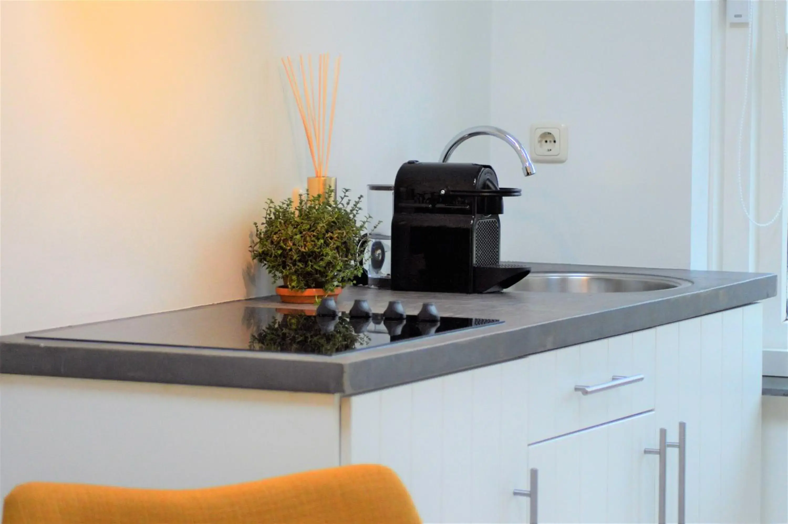 Studio in The Sunset Apartments Studio in The Sunset Apartments
